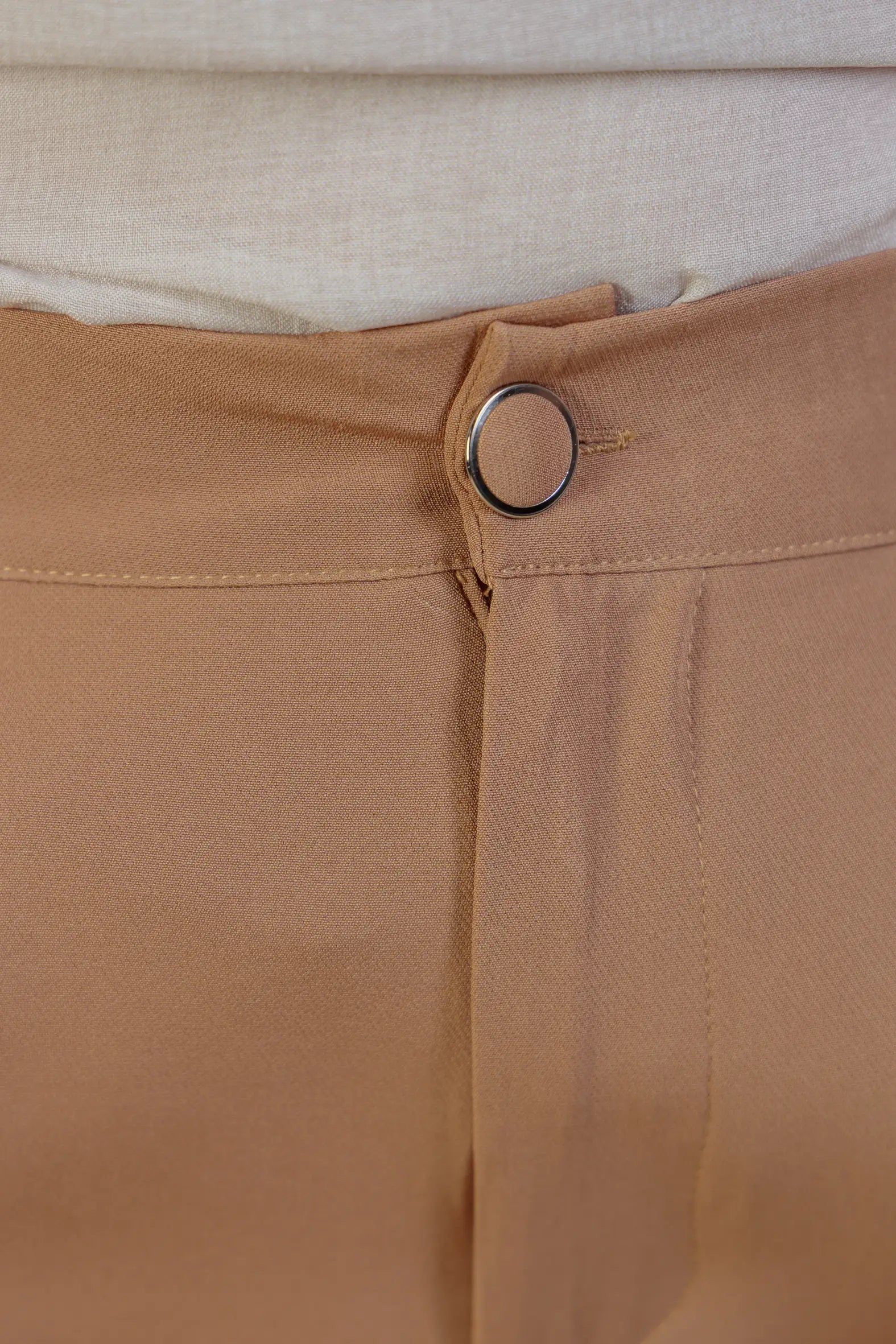 Calça Pantalona Crepe Milano Detalhe Botão Encapado Elena Marrom