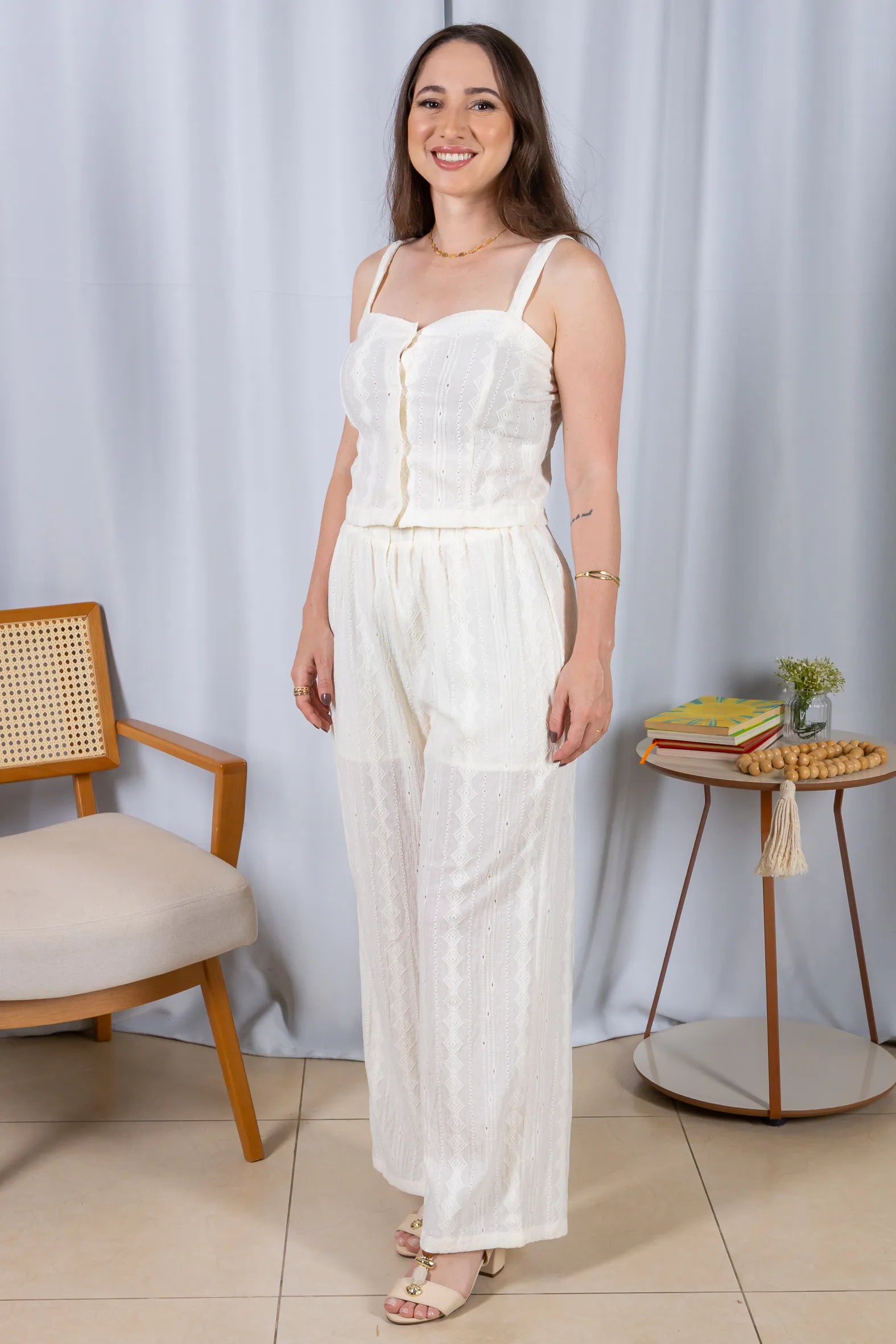 Cropped Alça com Bordado e Botões Crepe Soft Carla Off White