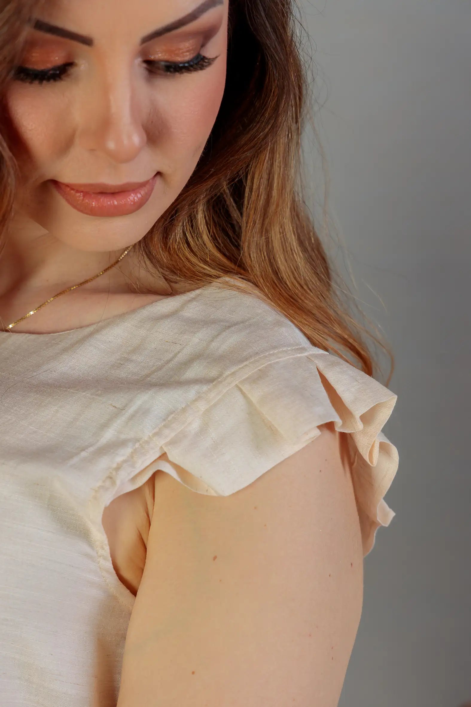Blusa Babados Manga Detalhe Botão Visco Brise Yara Creme