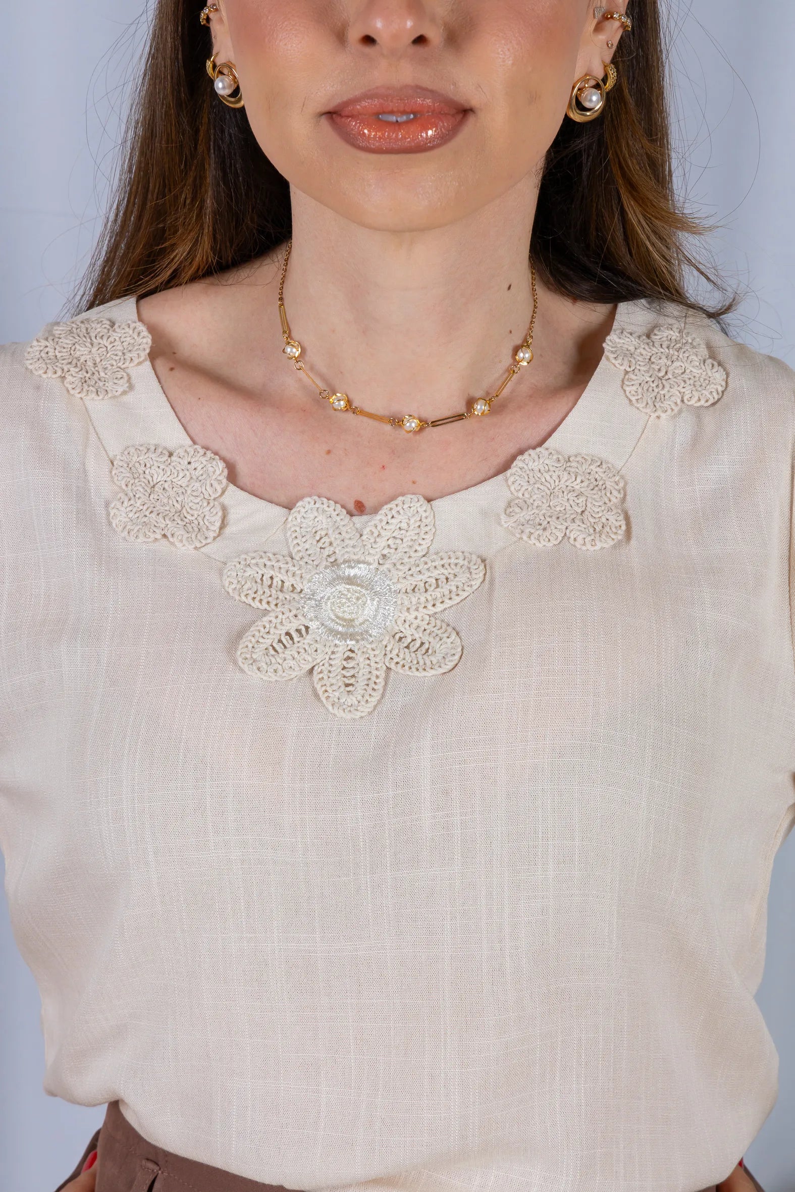 Blusa Manga Curta Colo Bordado Flores Visco Linho Elaine Bege