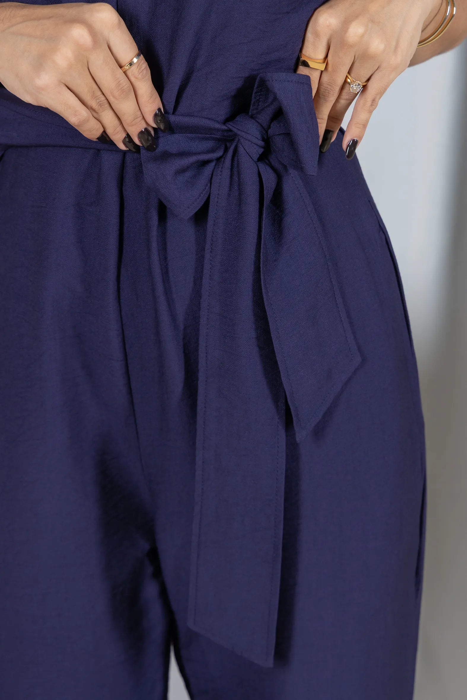 Macacão Pantalona Visco Urban Alfaiataria Nara Azul Marinho