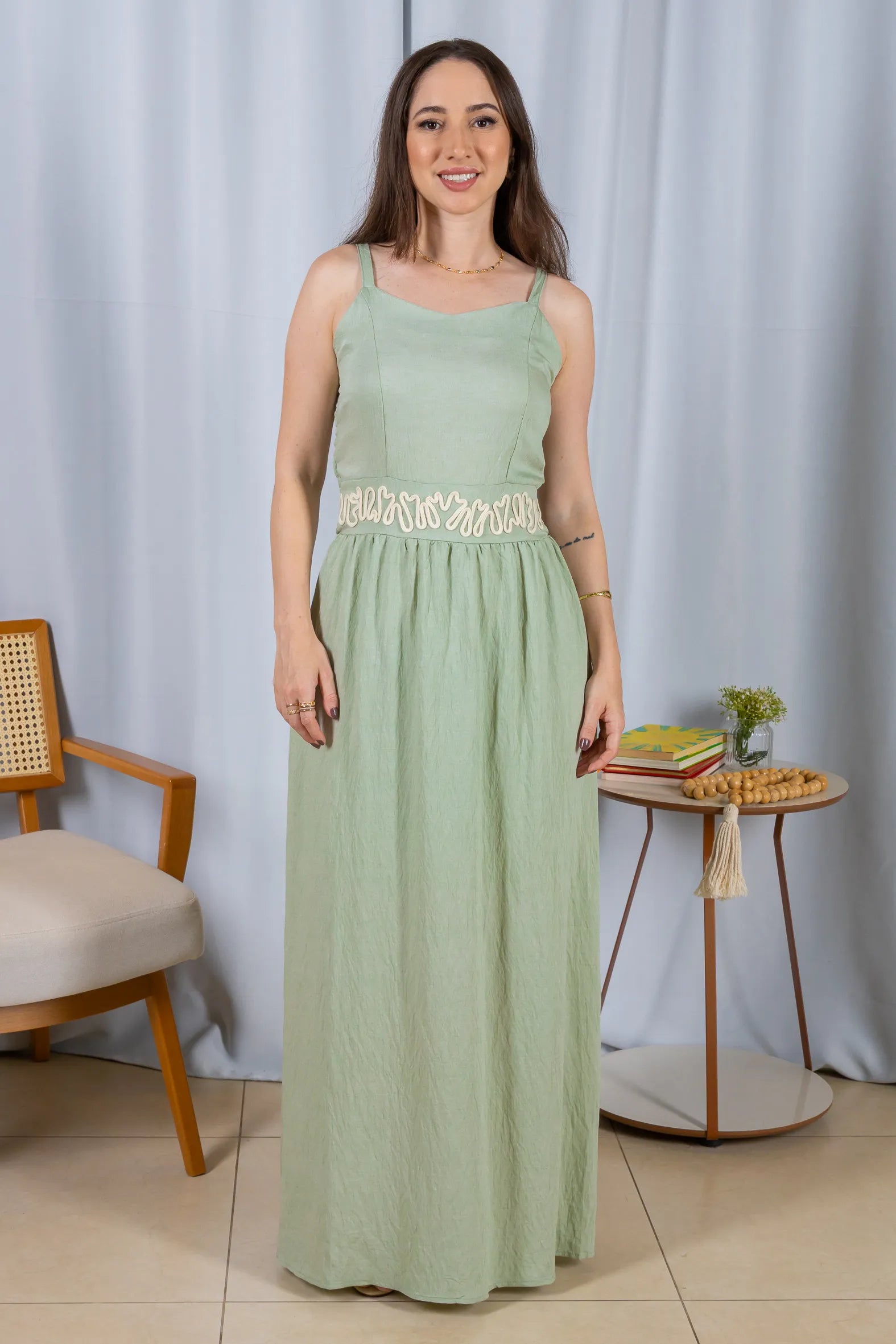 Vestido Midi Alças Detalhe Bordado Crepe Brise Lorena Verde
