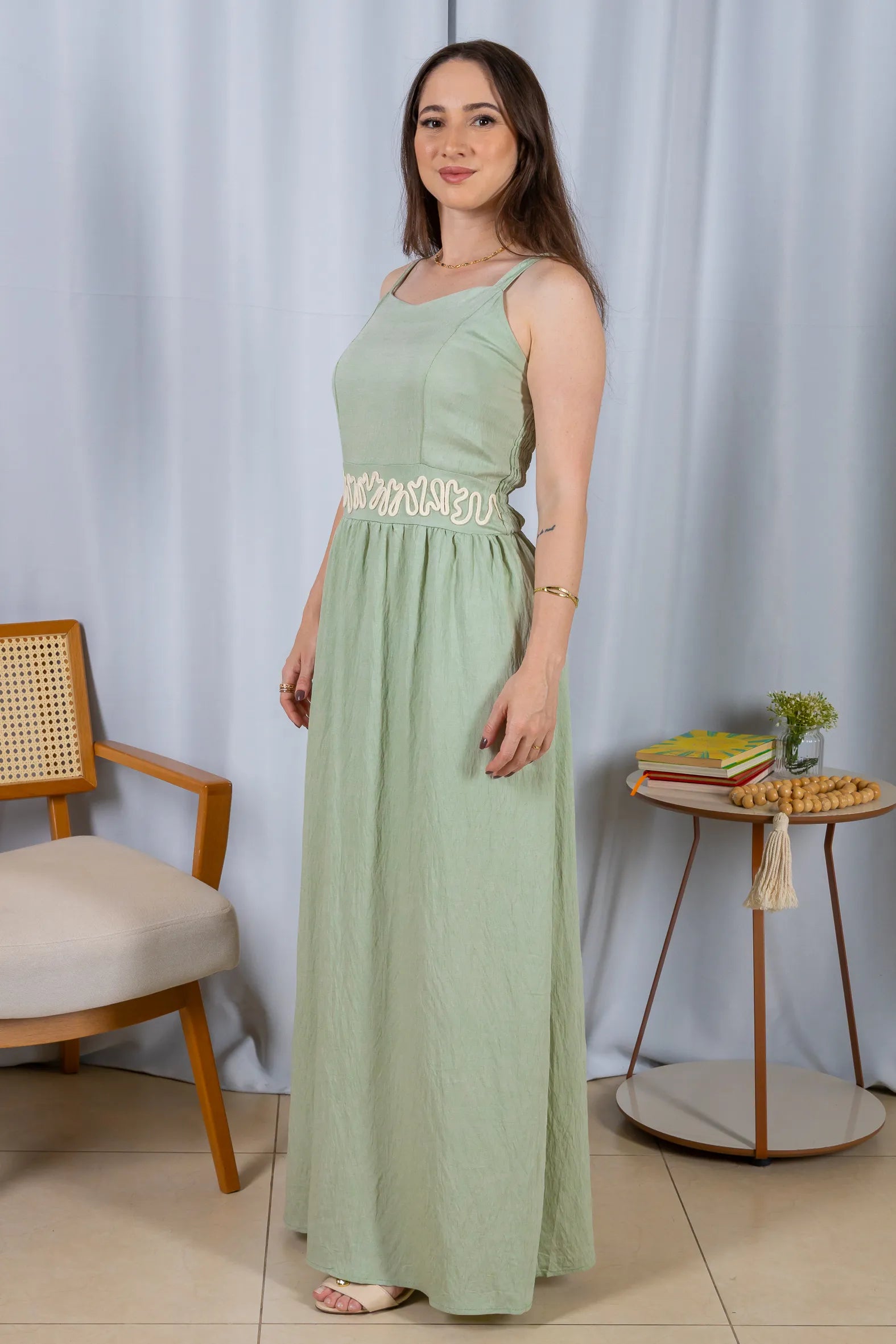 Vestido Midi Alças Detalhe Bordado Crepe Brise Lorena Verde