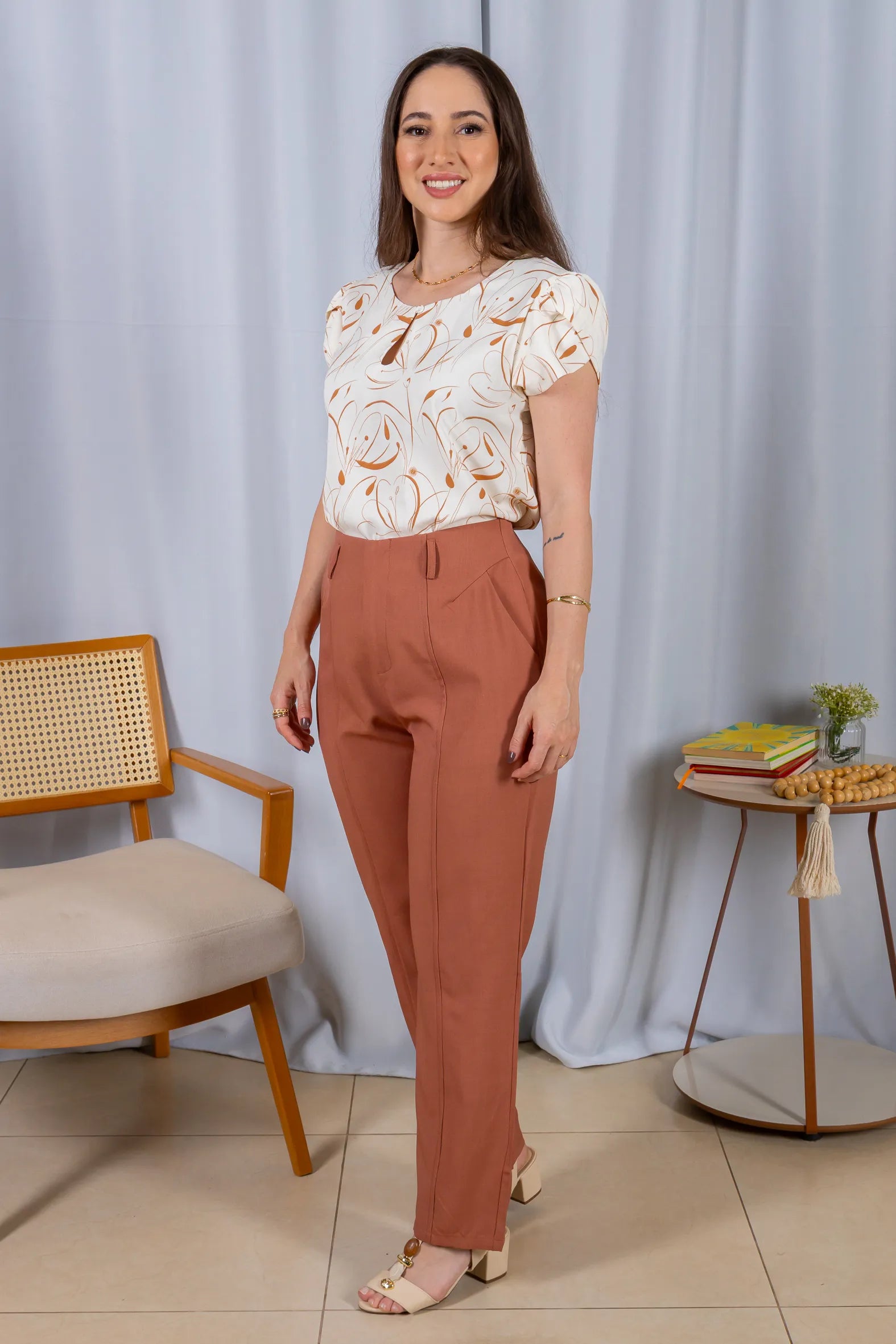 Blusa Manga Curta Transpassada Celina Estampada Marrom