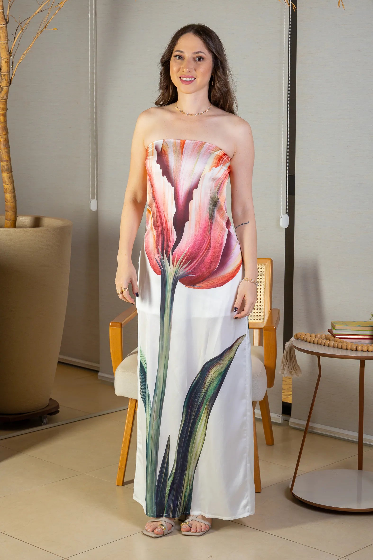 Vestido Tomara Que Caia Detalhe Fenda Crepe Acetinado Camila Pitanga Estampado Branco