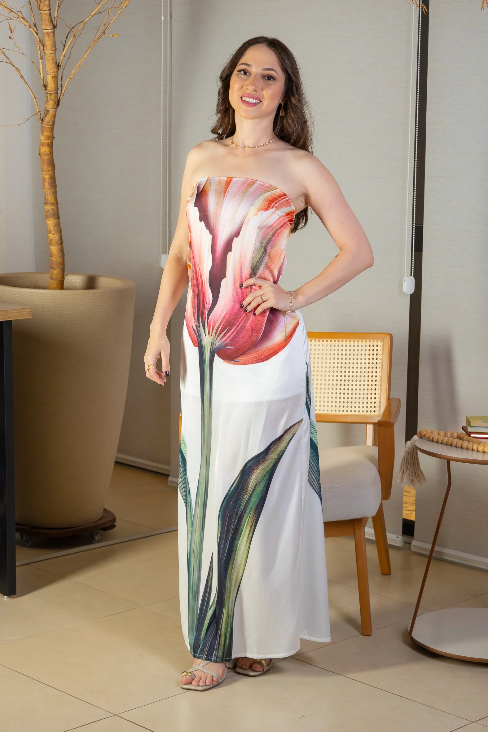 Vestido Tomara Que Caia Detalhe Fenda Crepe Acetinado Camila Pitanga Estampado Branco