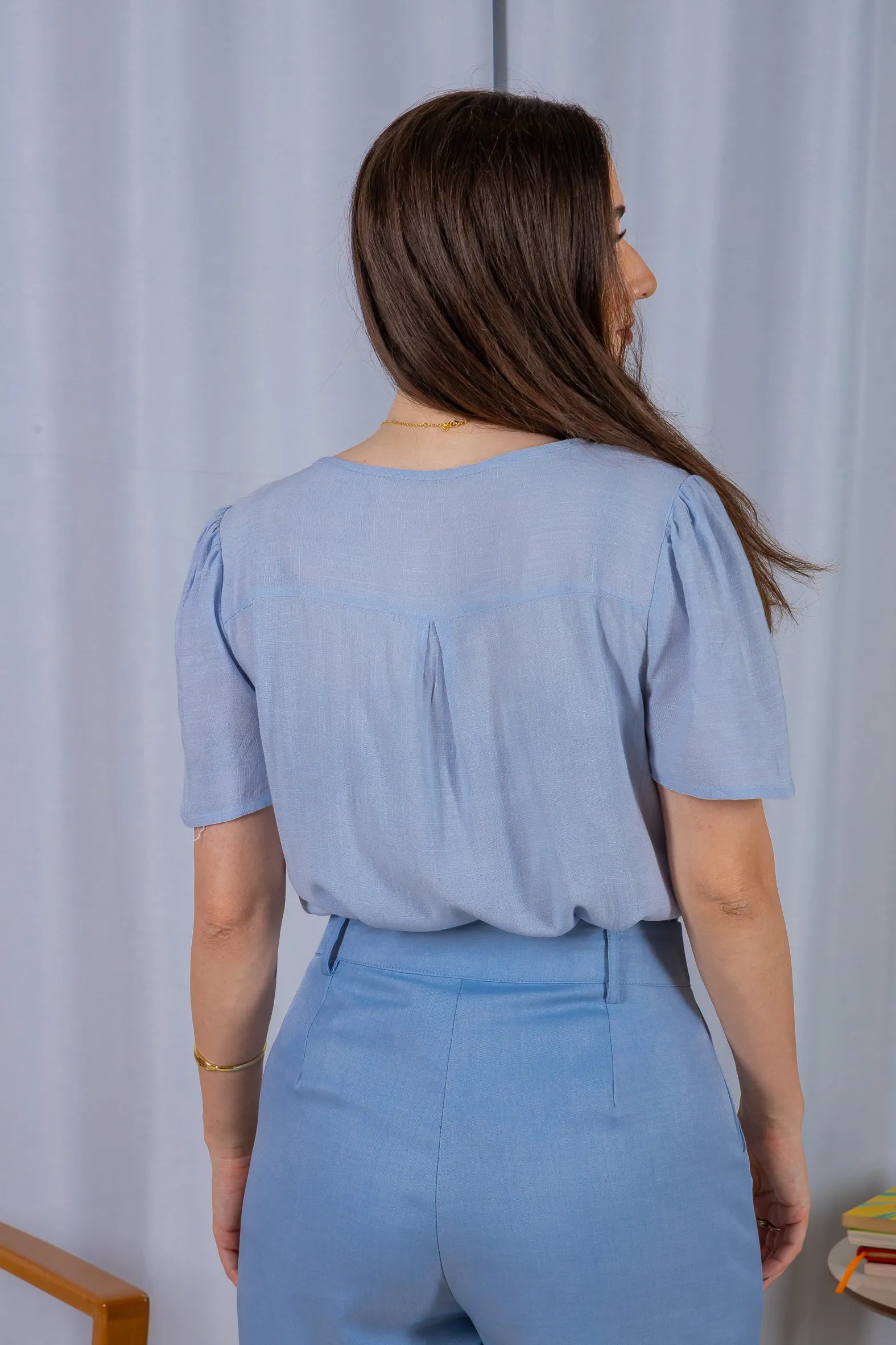 Blusa Manga Curta Colo Bordado Flores Visco Linho Elaine Azul