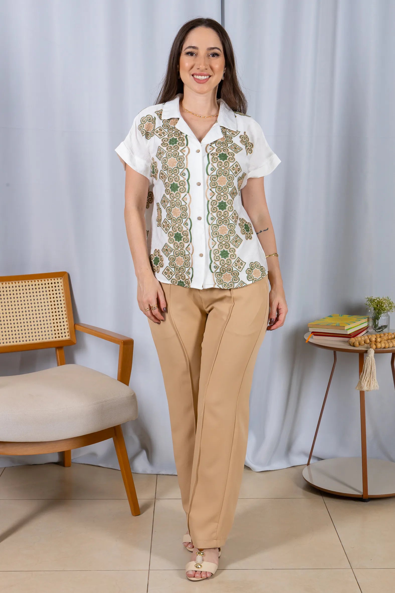 Camisa Manga Curta Neuza Bordada Visco Brise Verde