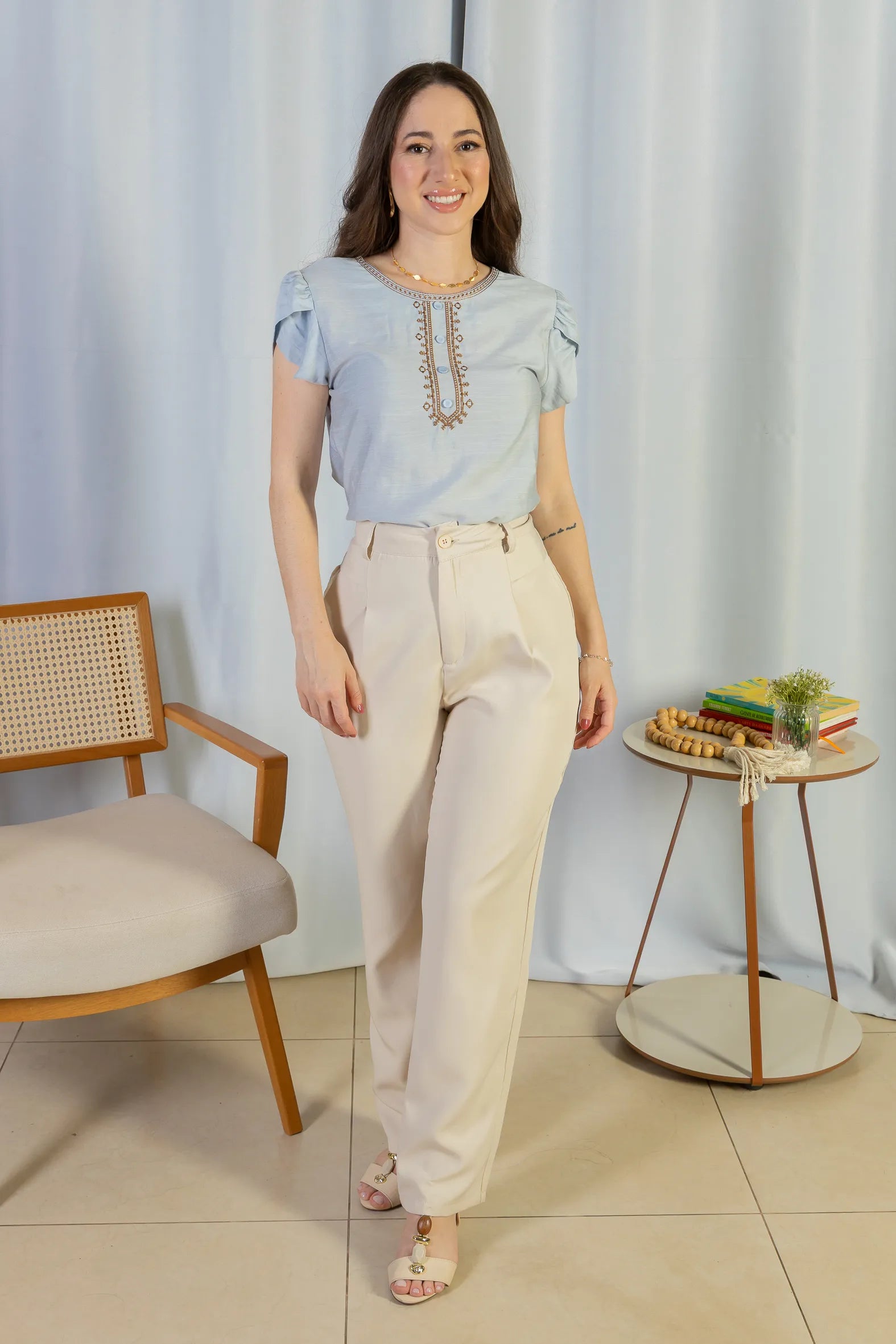 Blusa Manga Curta Transpassada Detalhe Botão Visco Soft Vanessa Azul