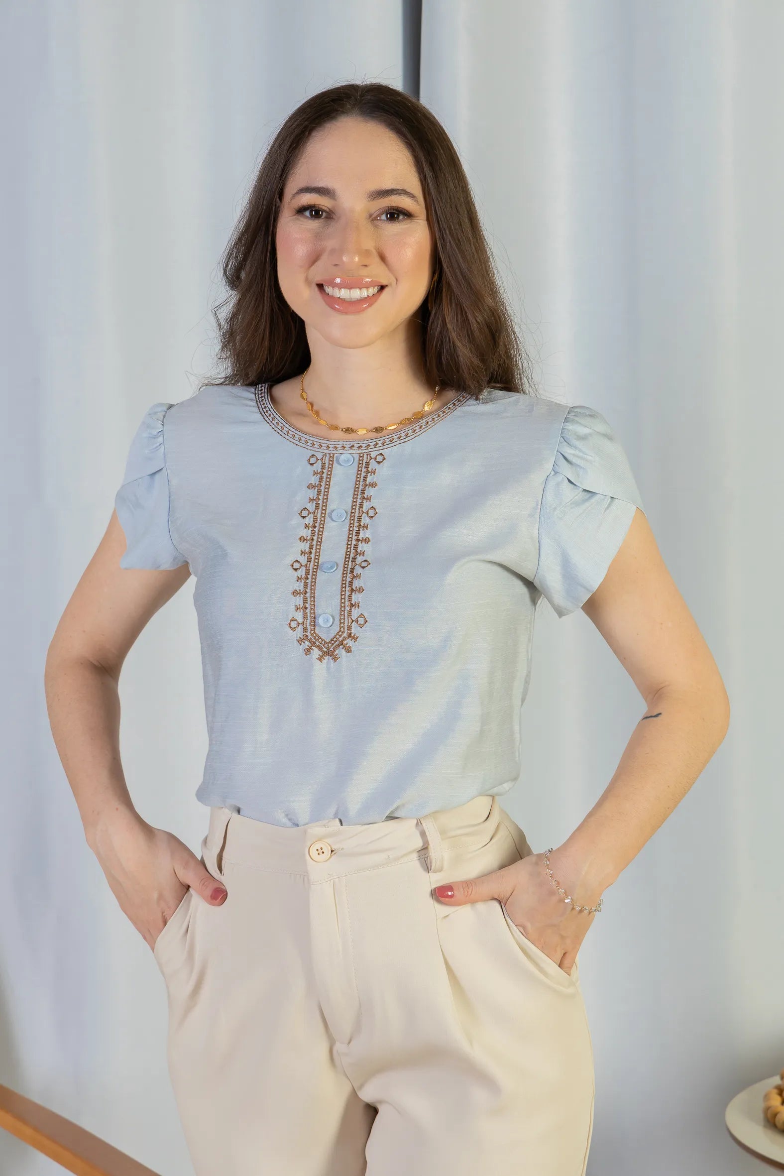 Blusa Manga Curta Transpassada Detalhe Botão Visco Soft Vanessa Azul