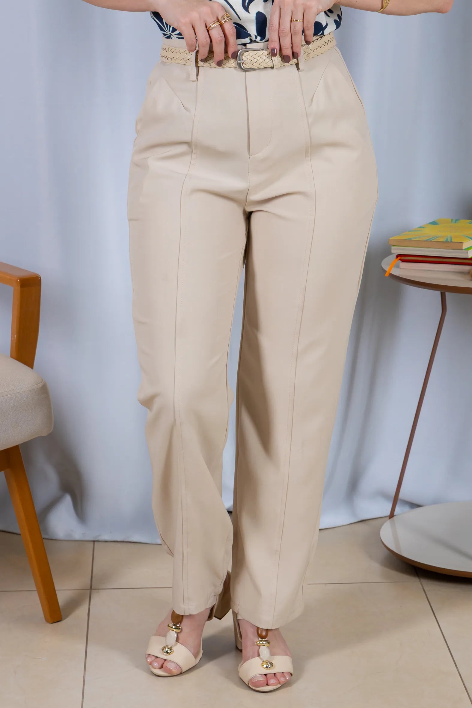 Calça Alfaiataria Corte Reto Friso e Cós Infinito Bianca Creme