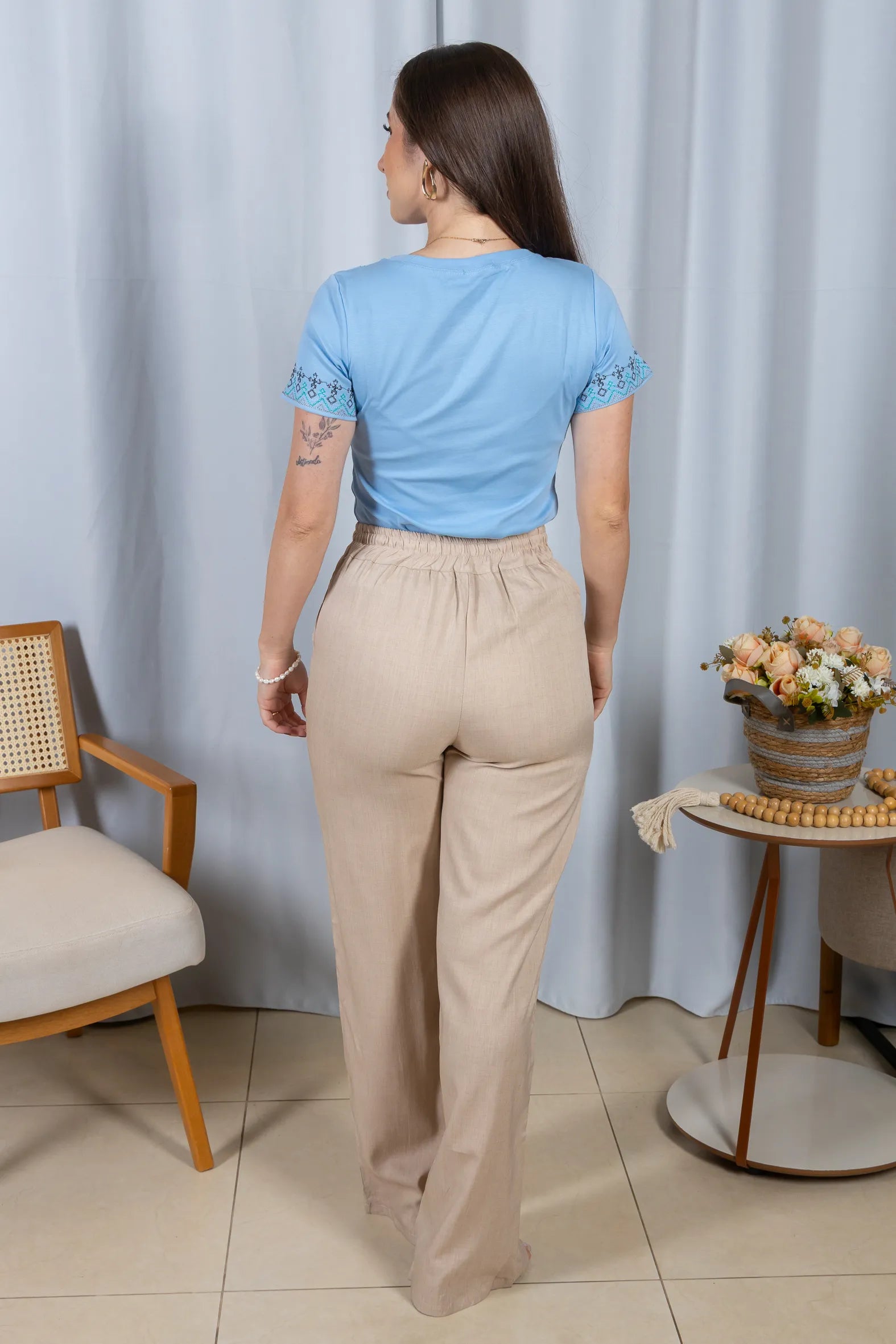 Blusa Manga Curta Cotton Lycra Detalhes Bordados Marina Azul