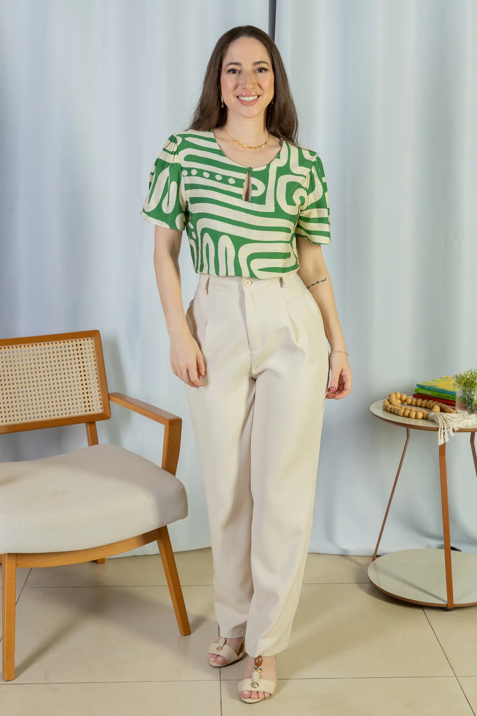 Blusa Manga Curta Detalhe Decote Visco Brise Mel Estampada Verde