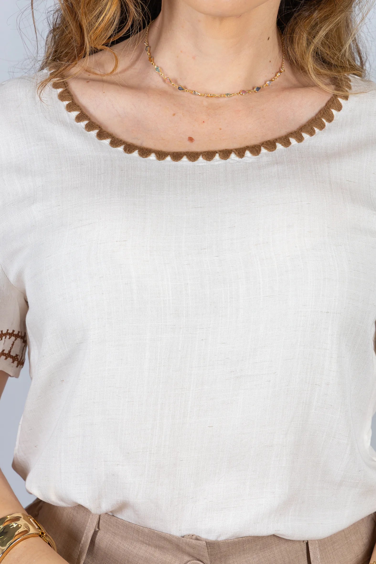 Blusa Manga Curta Algodão Linho Detalhes Bordados Cecilia Branca