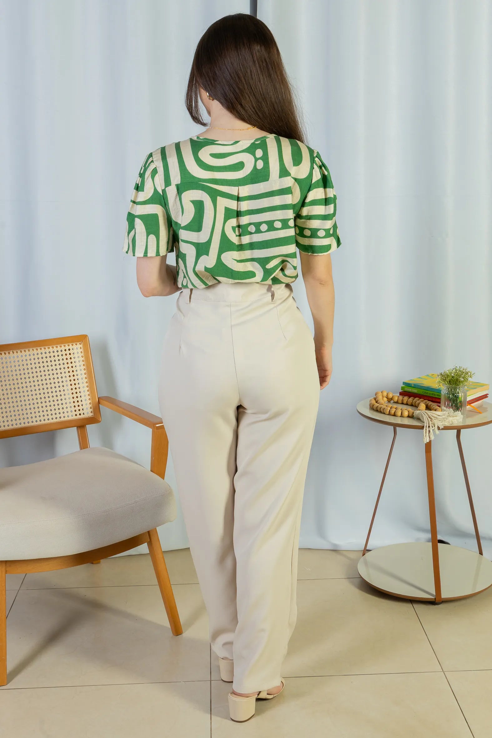 Blusa Manga Curta Detalhe Decote Visco Brise Mel Estampada Verde