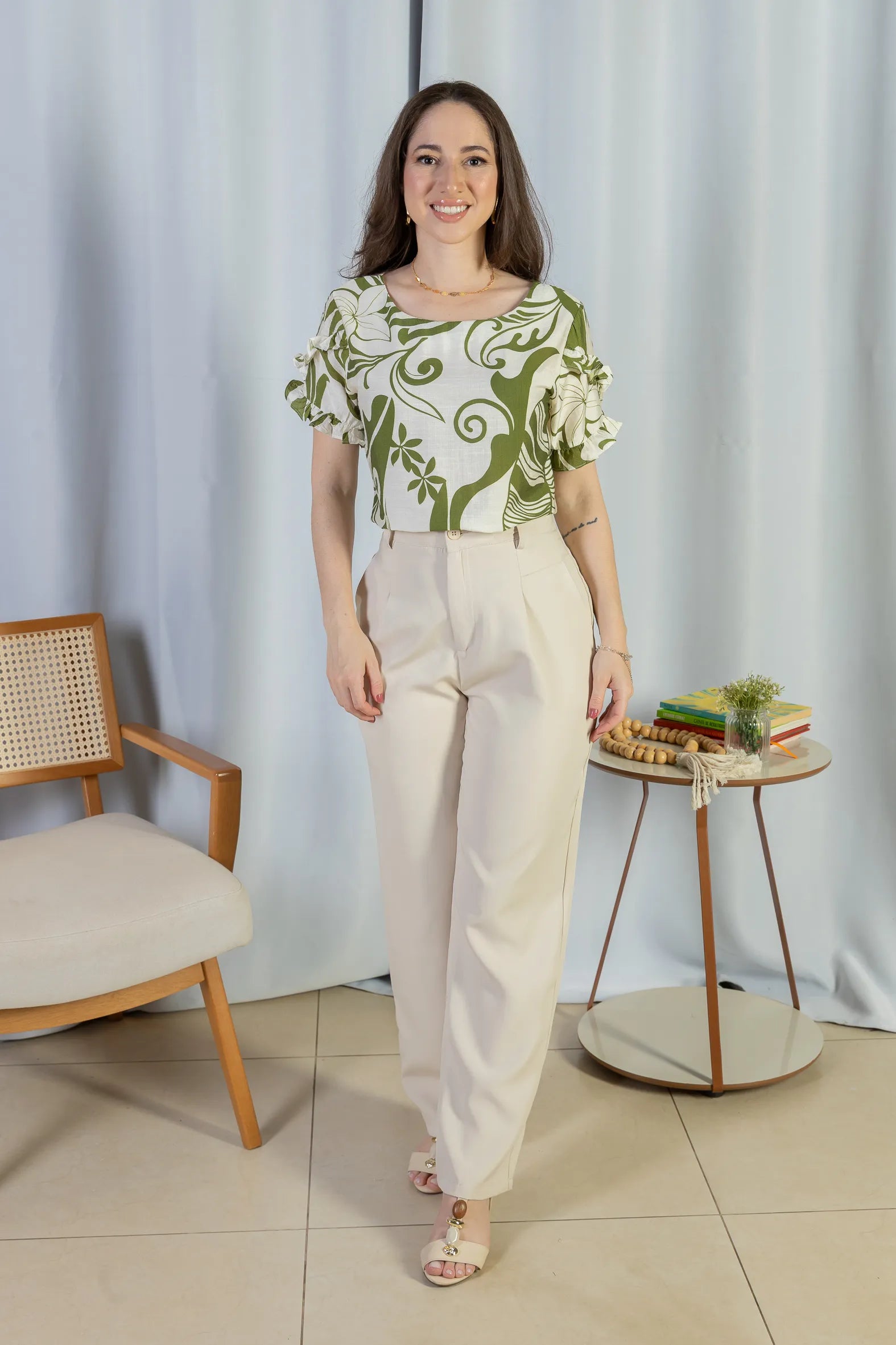 Blusa Manga Curta Babados Visco Brise Nair Estampada Verde