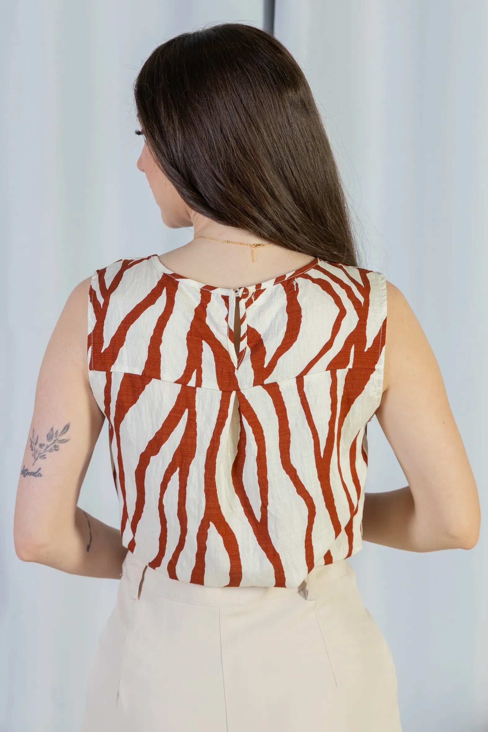 Regata Pregas Colo Visco Brise Valquíria Estampada Vermelha