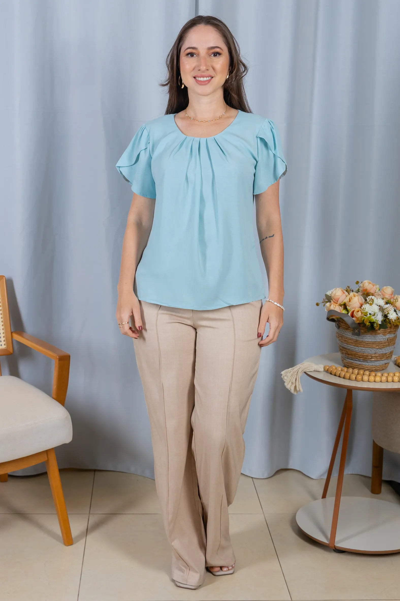 Blusa Manga Curta Transpassada Crepe Classic Colo com Pregas Maria Azul