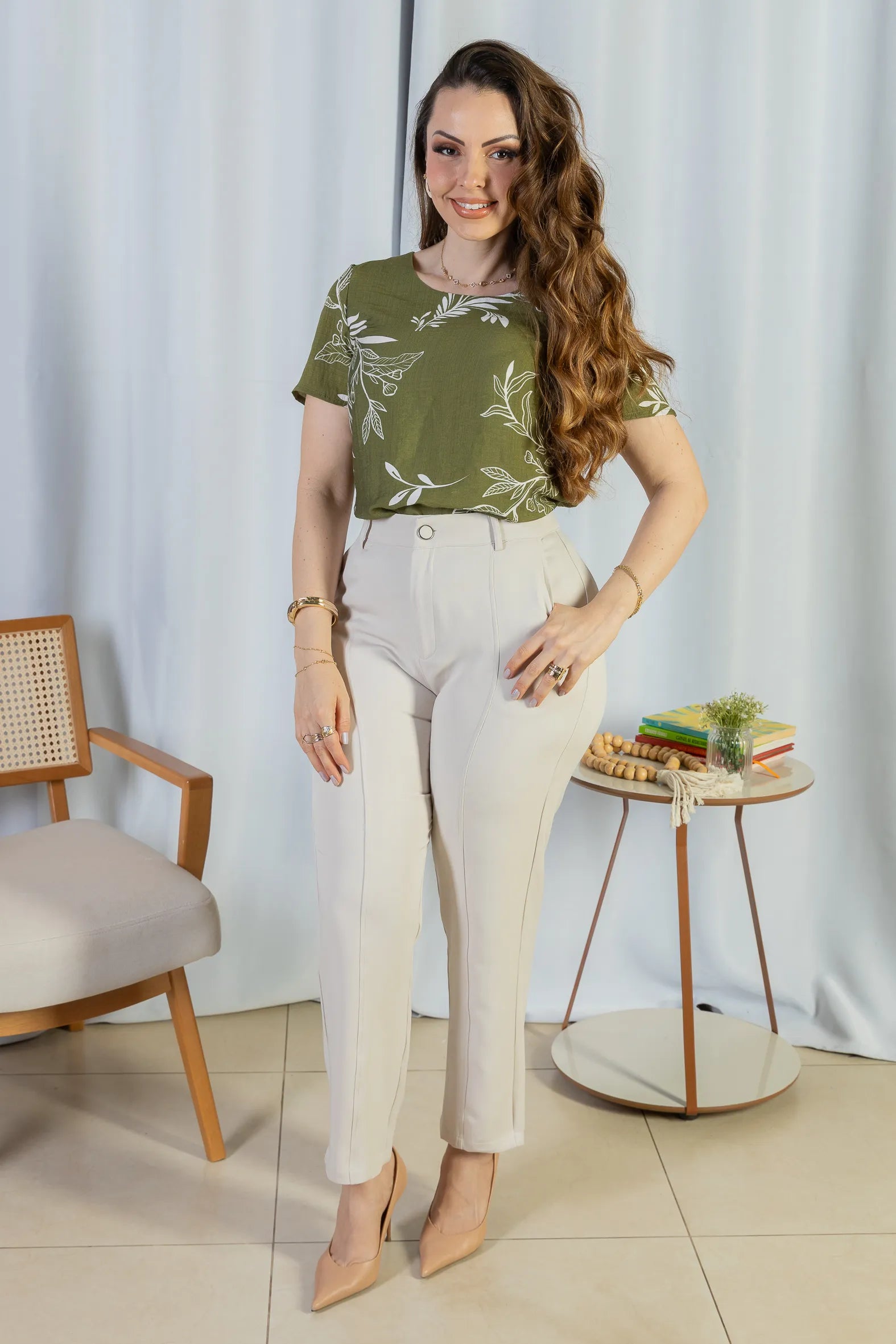 Blusa Manga Curta Visco Brise Telma Estampa Folhagem Verde