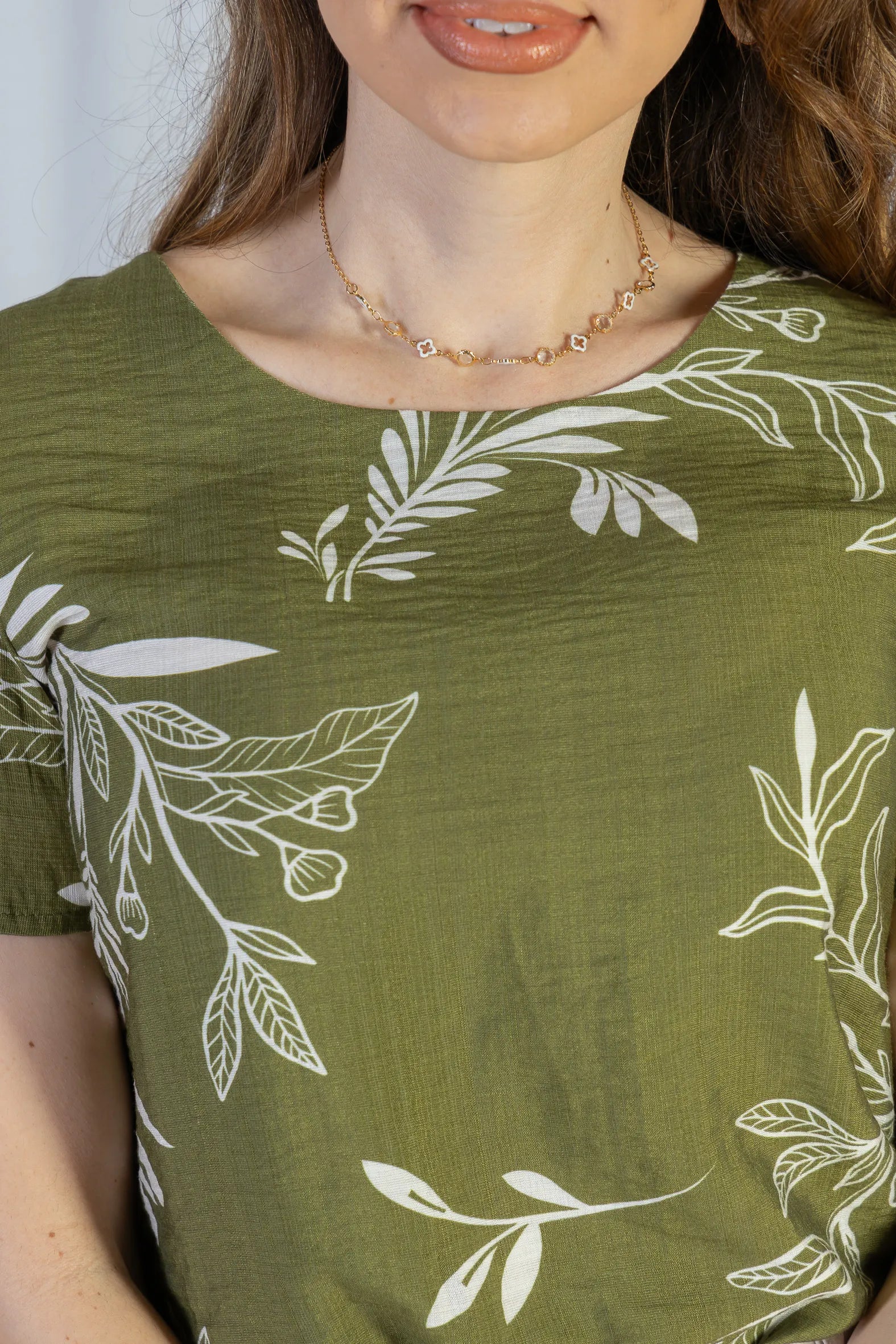 Blusa Manga Curta Visco Brise Telma Estampa Folhagem Verde