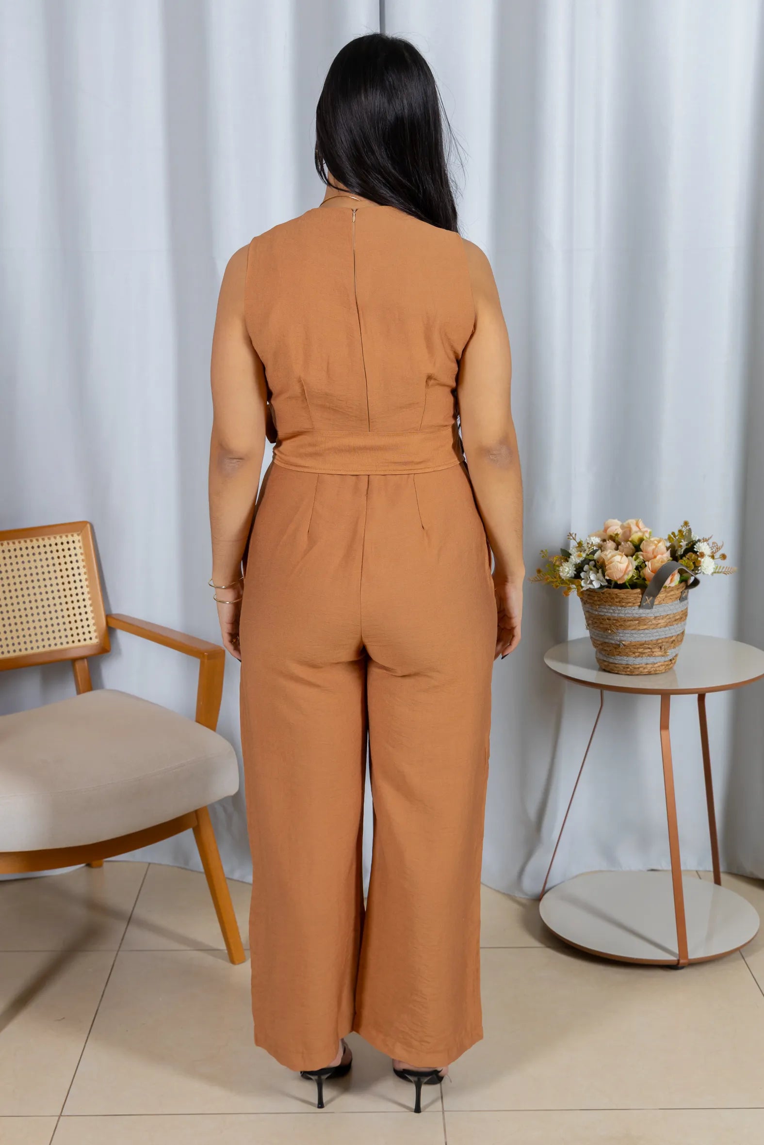 Macacão Pantalona Visco Urban Alfaiataria Nara Caramelo