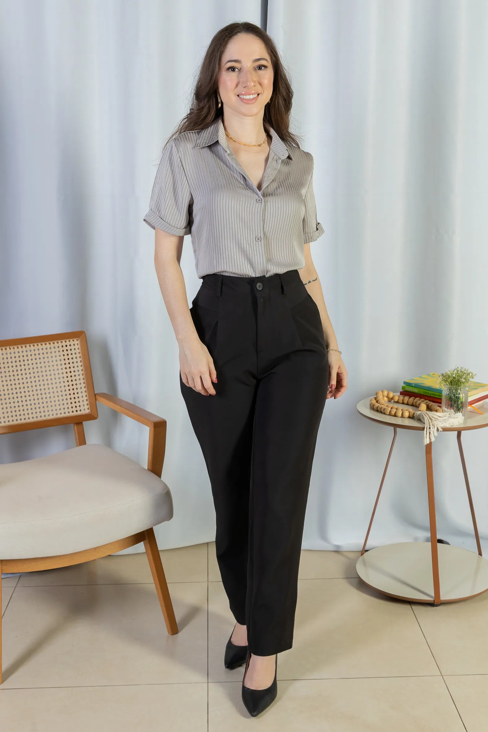 Camisa Manga Curta Crepe Acetinado Glaucia Cinza