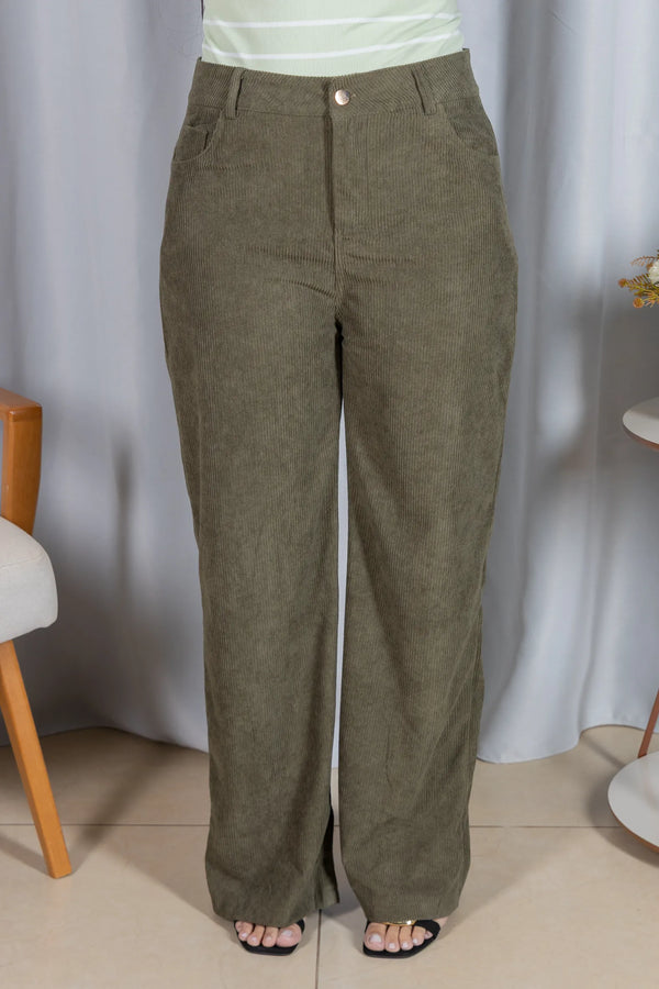 Calça Corte Reto em Cotelê Detalhe Botão Dourado Mia Verde