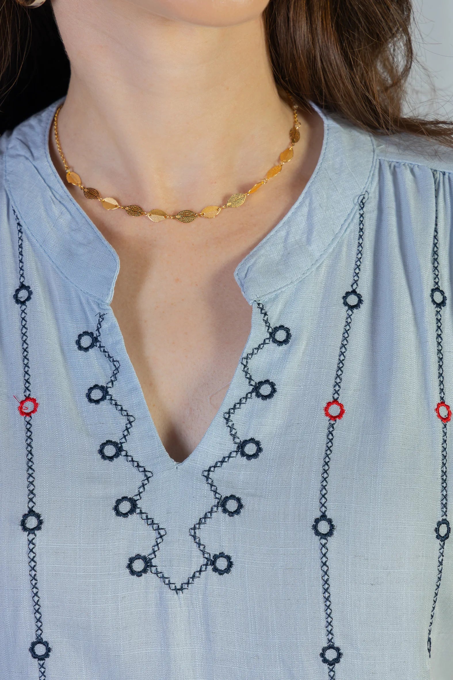 Blusa Regata Pregas Detalhe Decote "V" Visco-linho Lisandra Azul