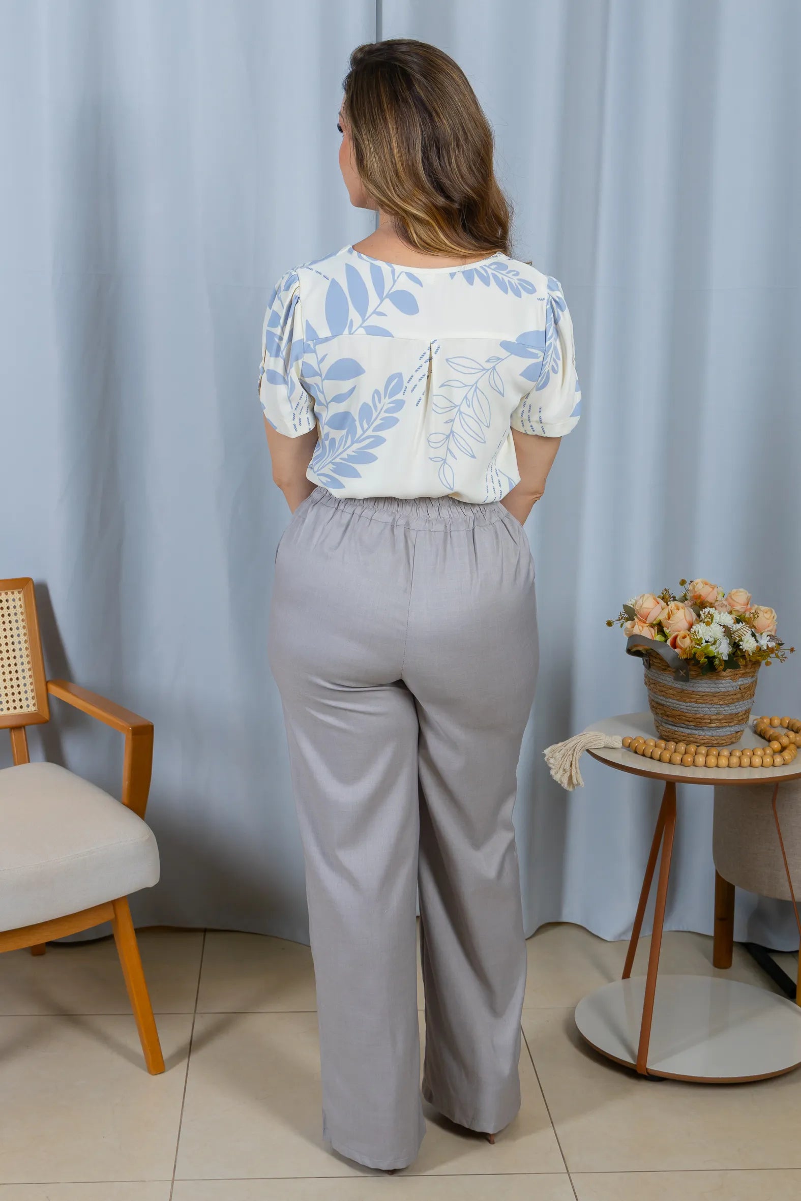 Blusa Manga Curta Fecho em Botão Estampada Crepe Classic Claudete Azul