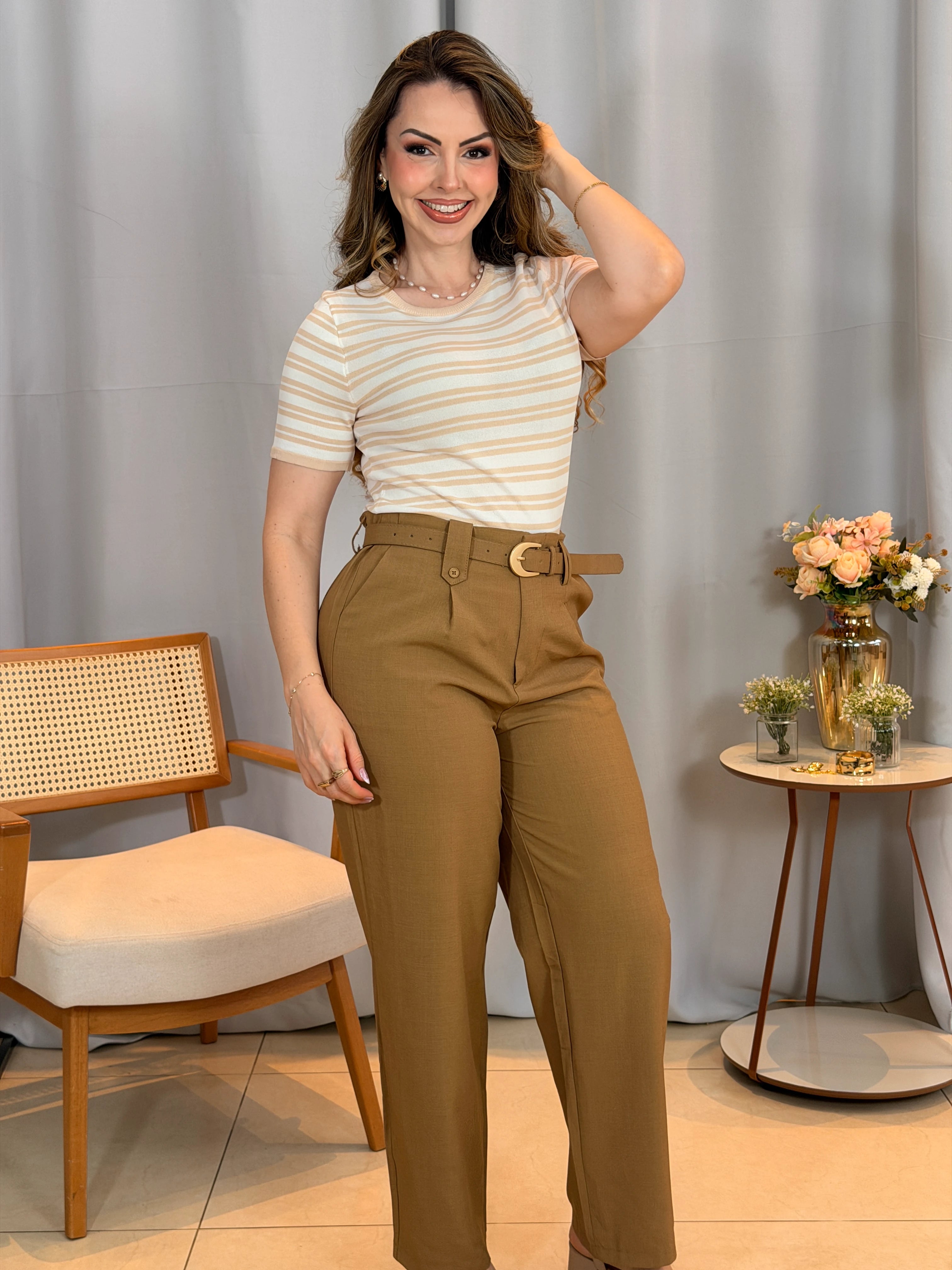 Conjunto: Blusa Iris Bege + Calça Magda Caramelo