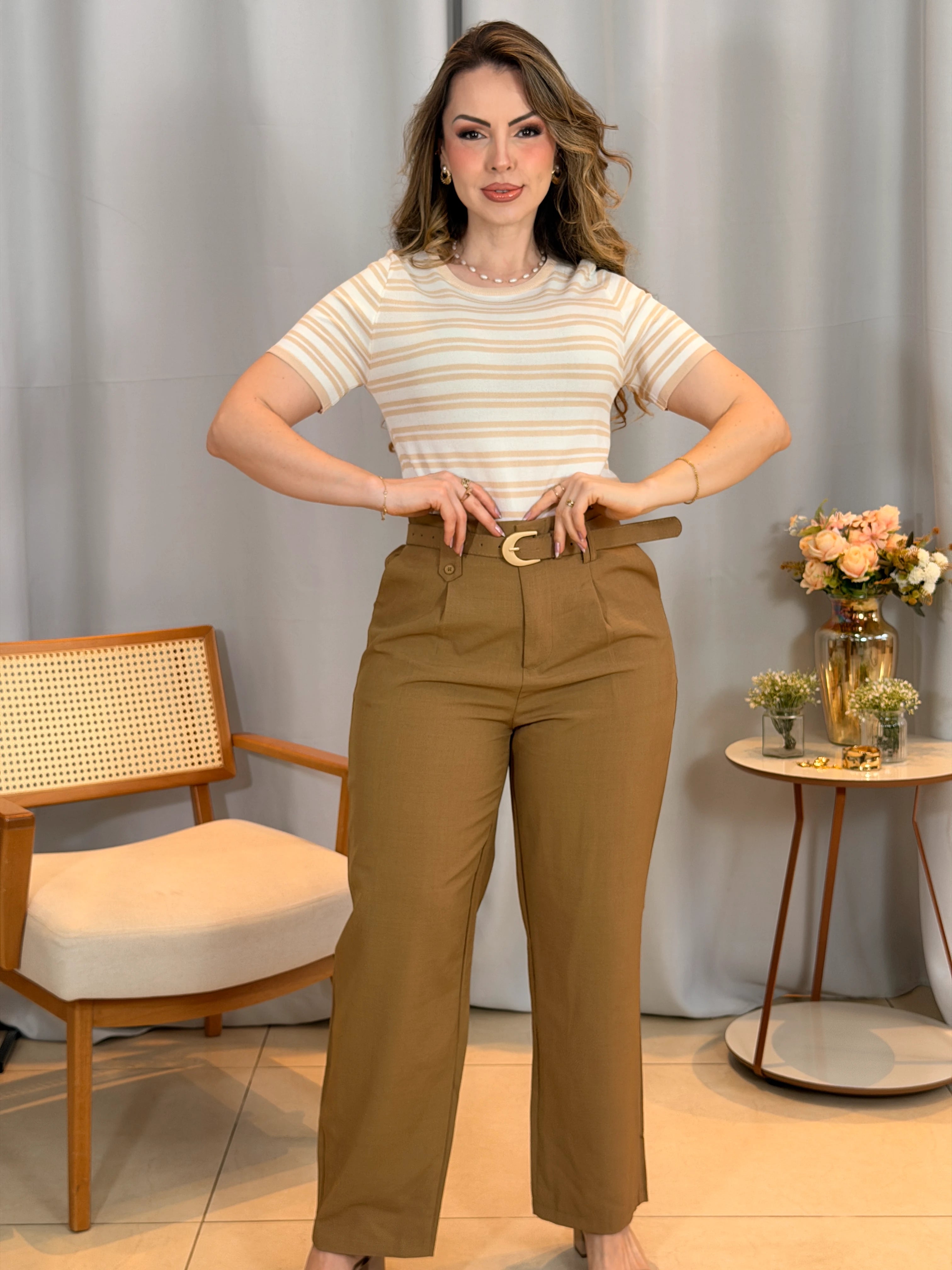 Conjunto: Blusa Iris Bege + Calça Magda Caramelo