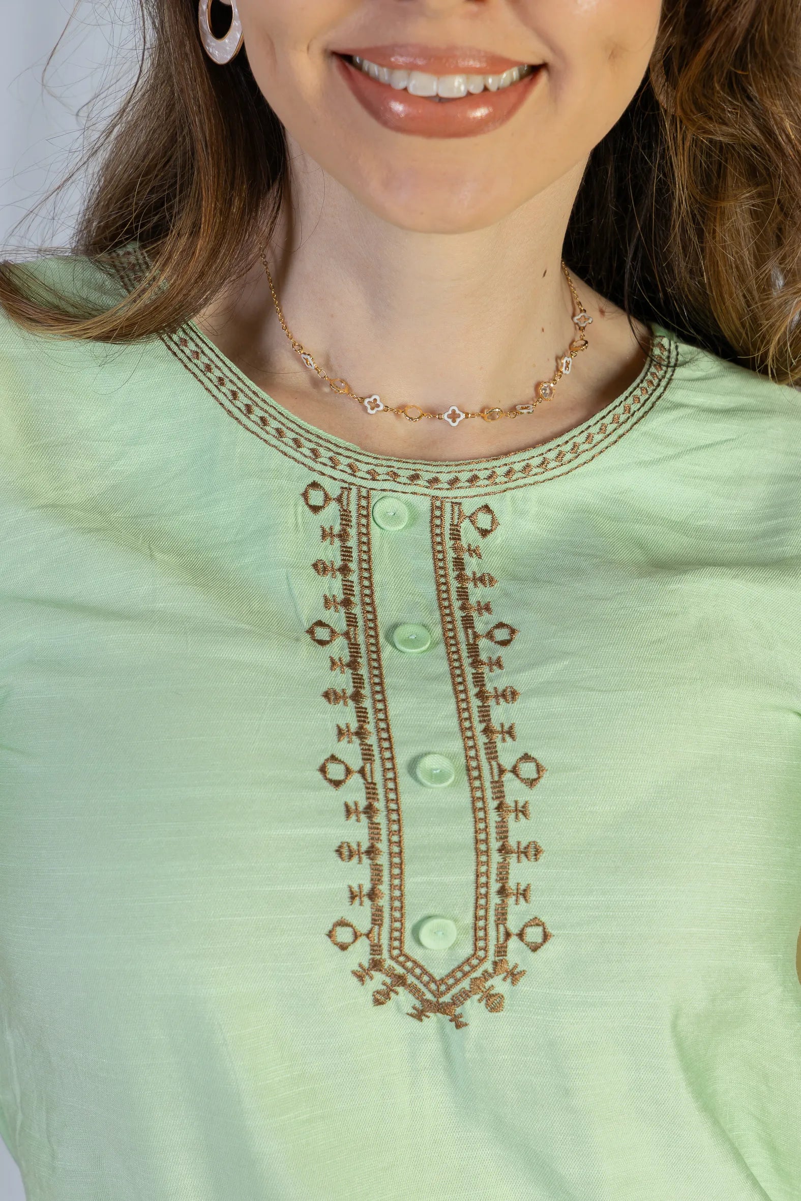 Blusa Manga Curta Transpassada Detalhe Botão Visco Soft Vanessa Verde