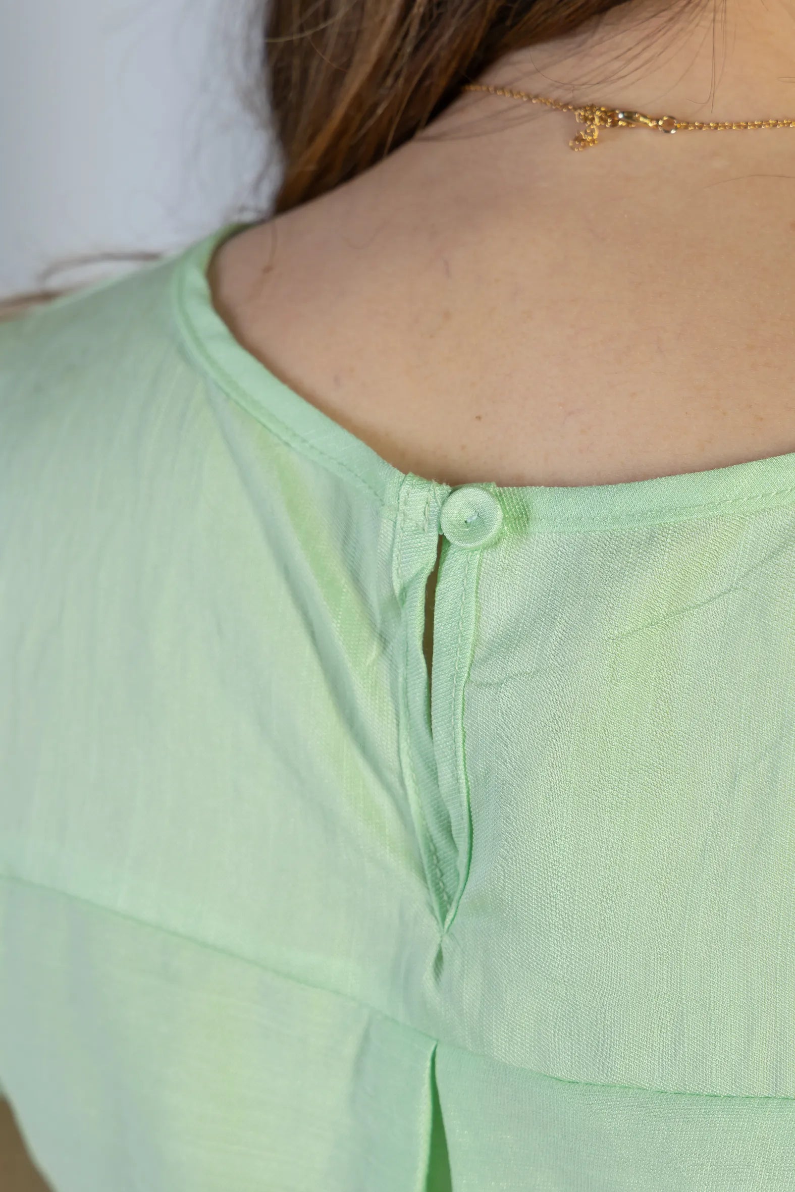 Blusa Manga Curta Transpassada Detalhe Botão Visco Soft Vanessa Verde