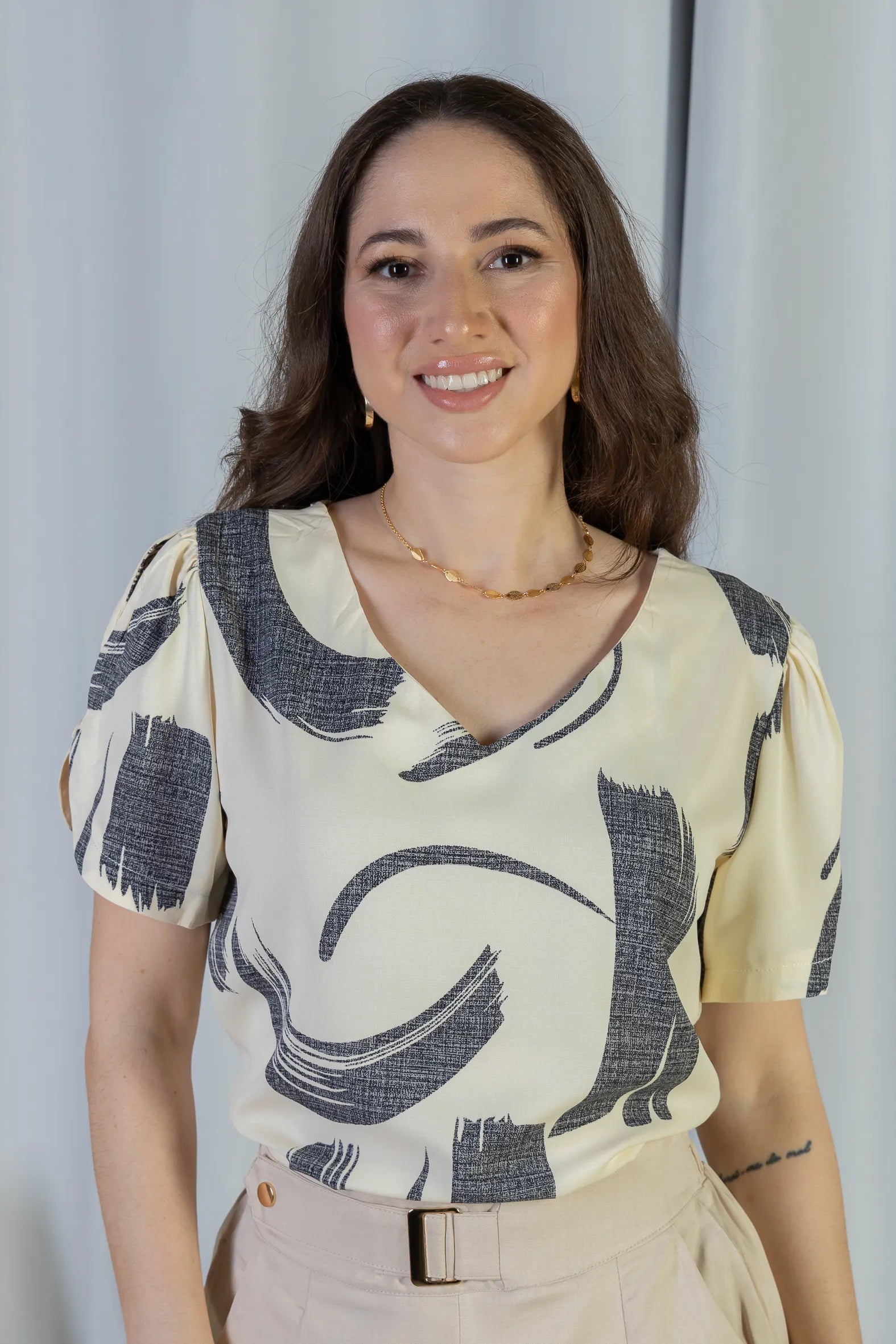 Blusa Manga Curta Crepe Classic Alessandra Estampada Cinza