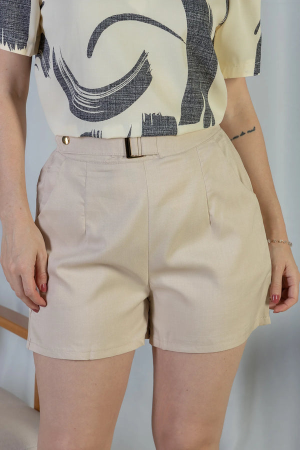 Shorts Detalhe Fivela Metálica Alfaiataria Lux Eliane Creme