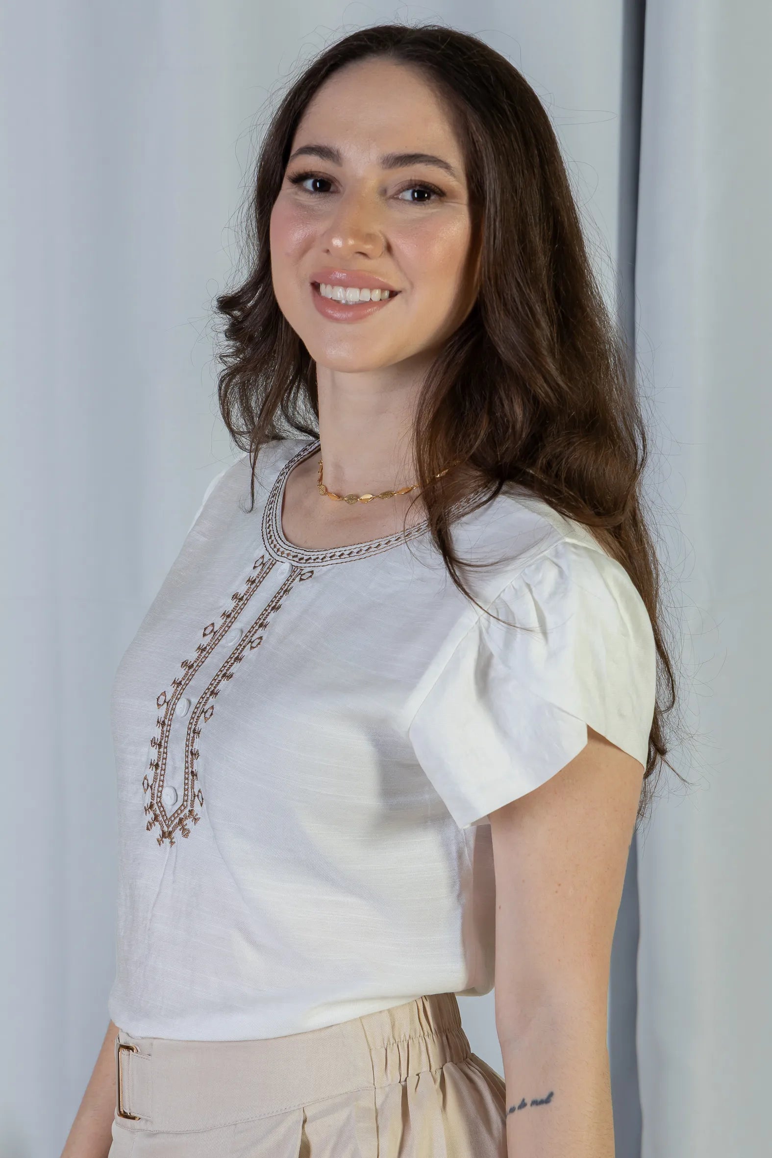 Blusa Manga Curta Transpassada Detalhe Botão Visco Soft Vanessa Branca