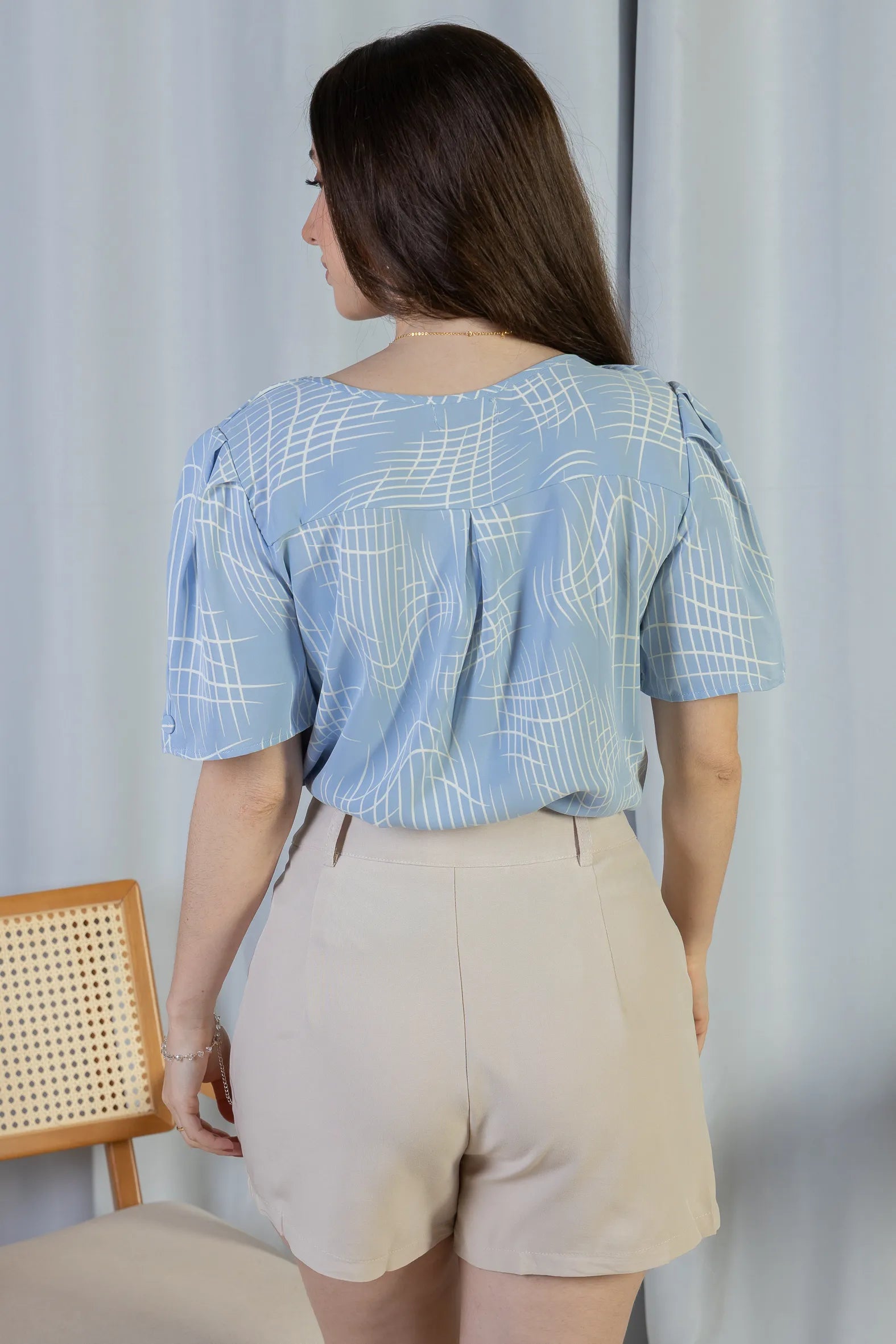 Blusa Manga Curta Transpassada Crepe Classic Gisele Estampada Azul