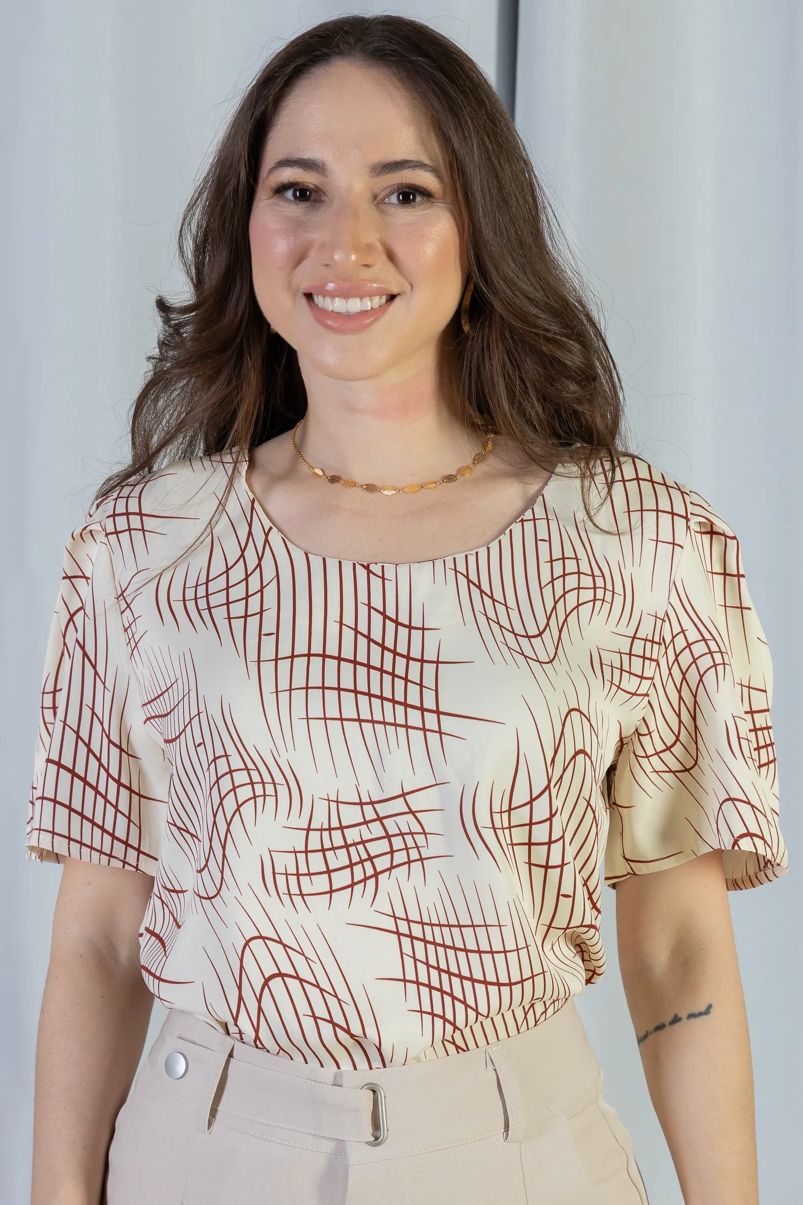 Blusa Manga Curta Transpassada Crepe Classic Gisele Estampada Vermelha