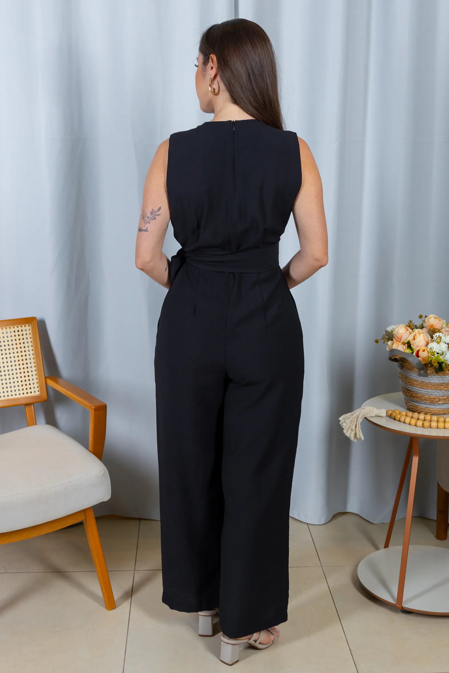 Macacão Pantalona Visco Urban Alfaiataria Nara Preto