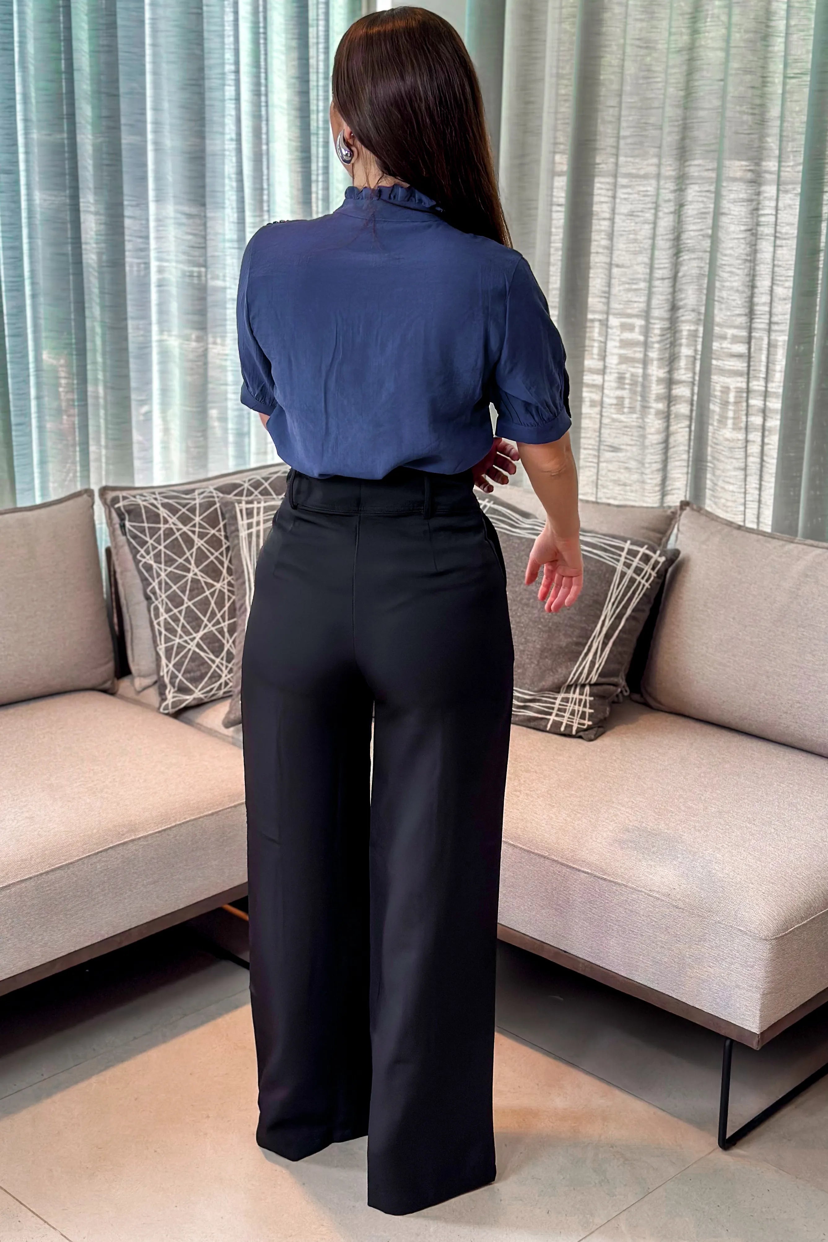 Blusa Manga Curta Ombro Guipir Marcela Azul Marinho
