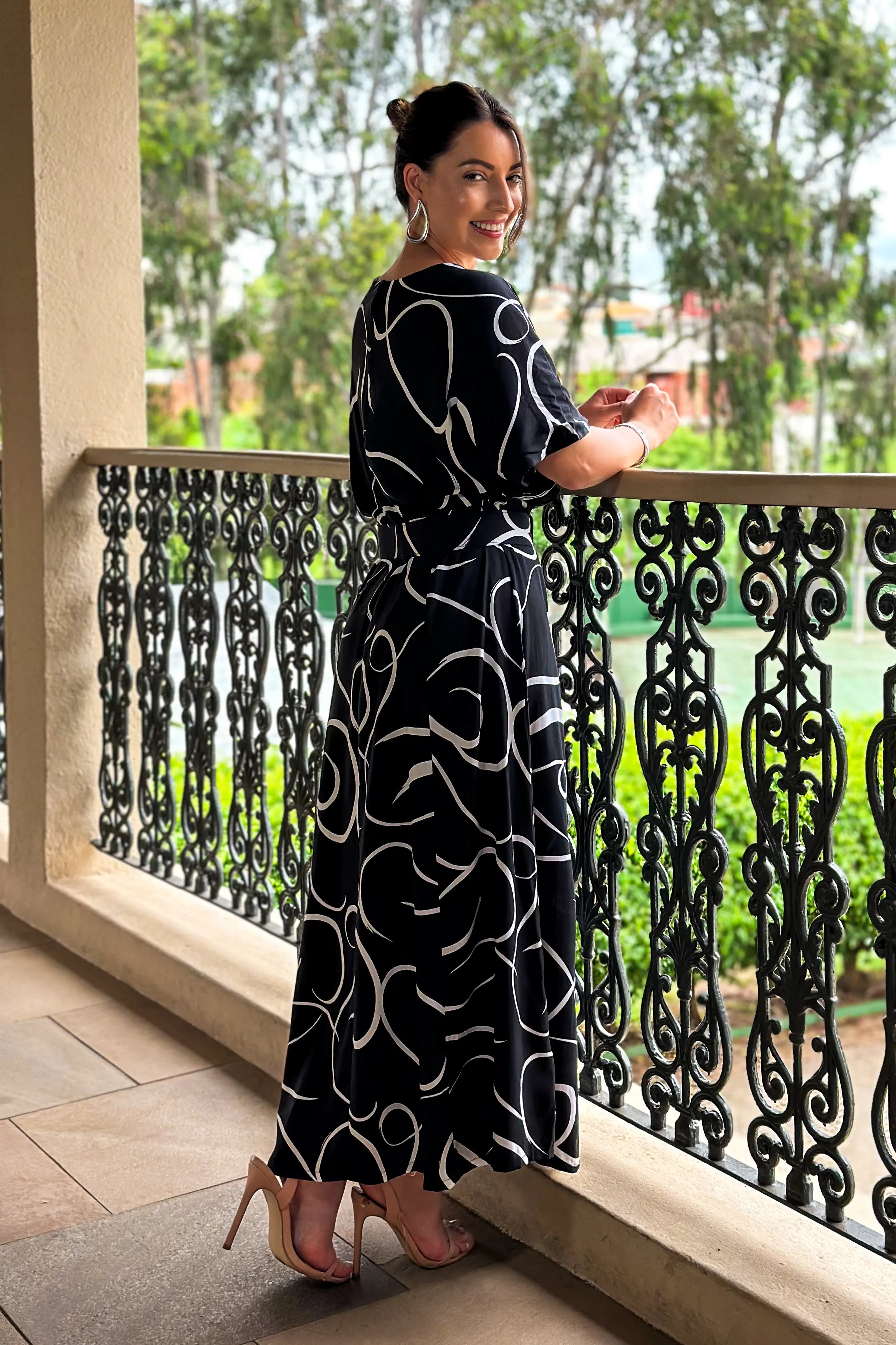 Vestido Midi Com Cinto Encapado Paola Estampado Preto