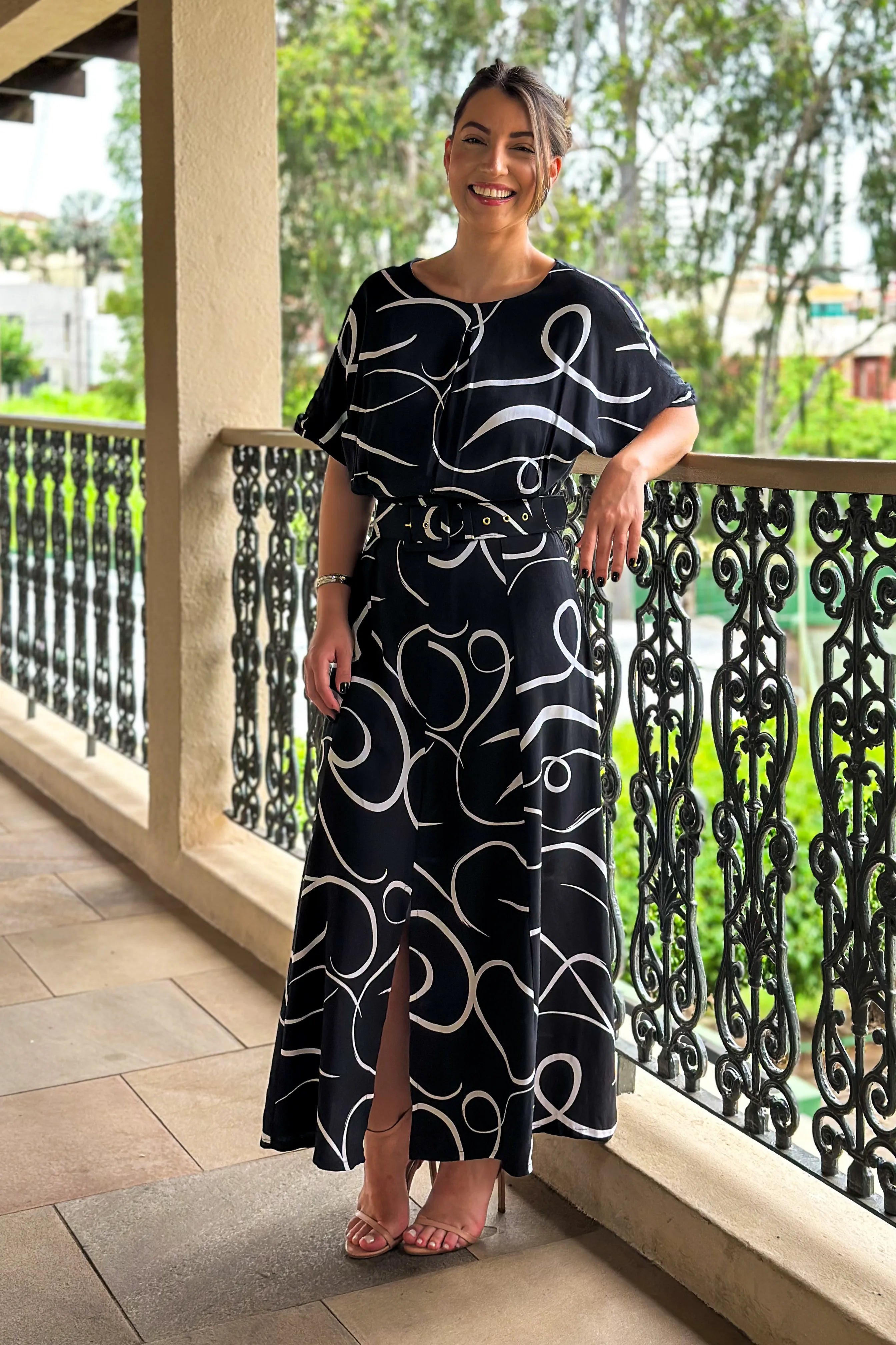 Vestido Midi Com Cinto Encapado Paola Estampado Preto