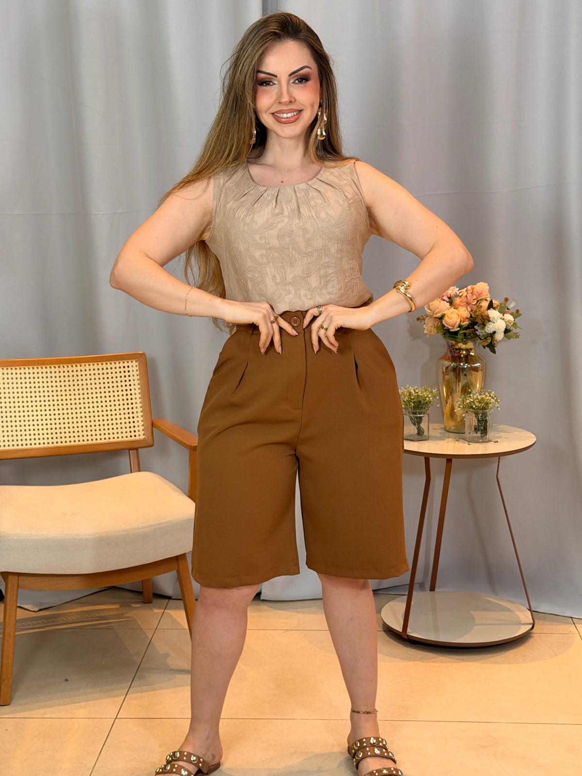 Conjunto: Blusa Ângela Bege + Calça Marlene Caramelo