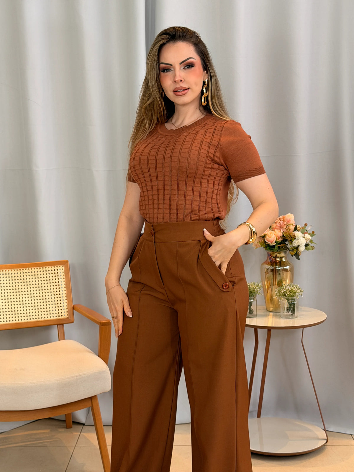 Conjunto: Blusa Soraya Caramelo + Calça Simone Caramelo