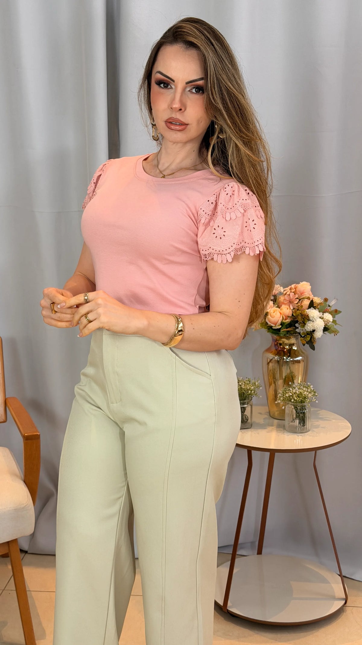 Conjunto: Blusa Lisandra Rosa + Calça Joyce Creme