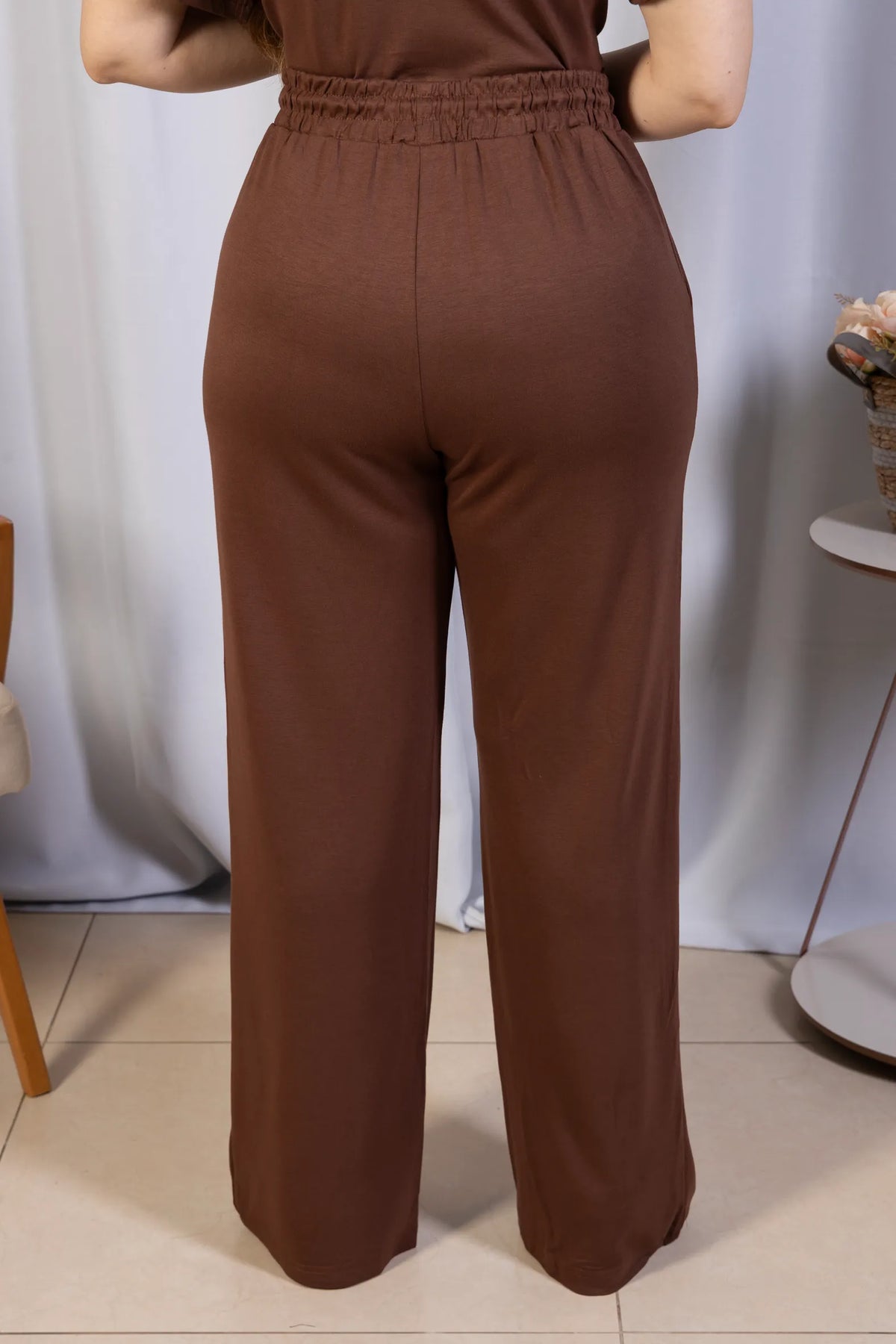 Calça Corte Reto em Malha Knit Lorena Marrom