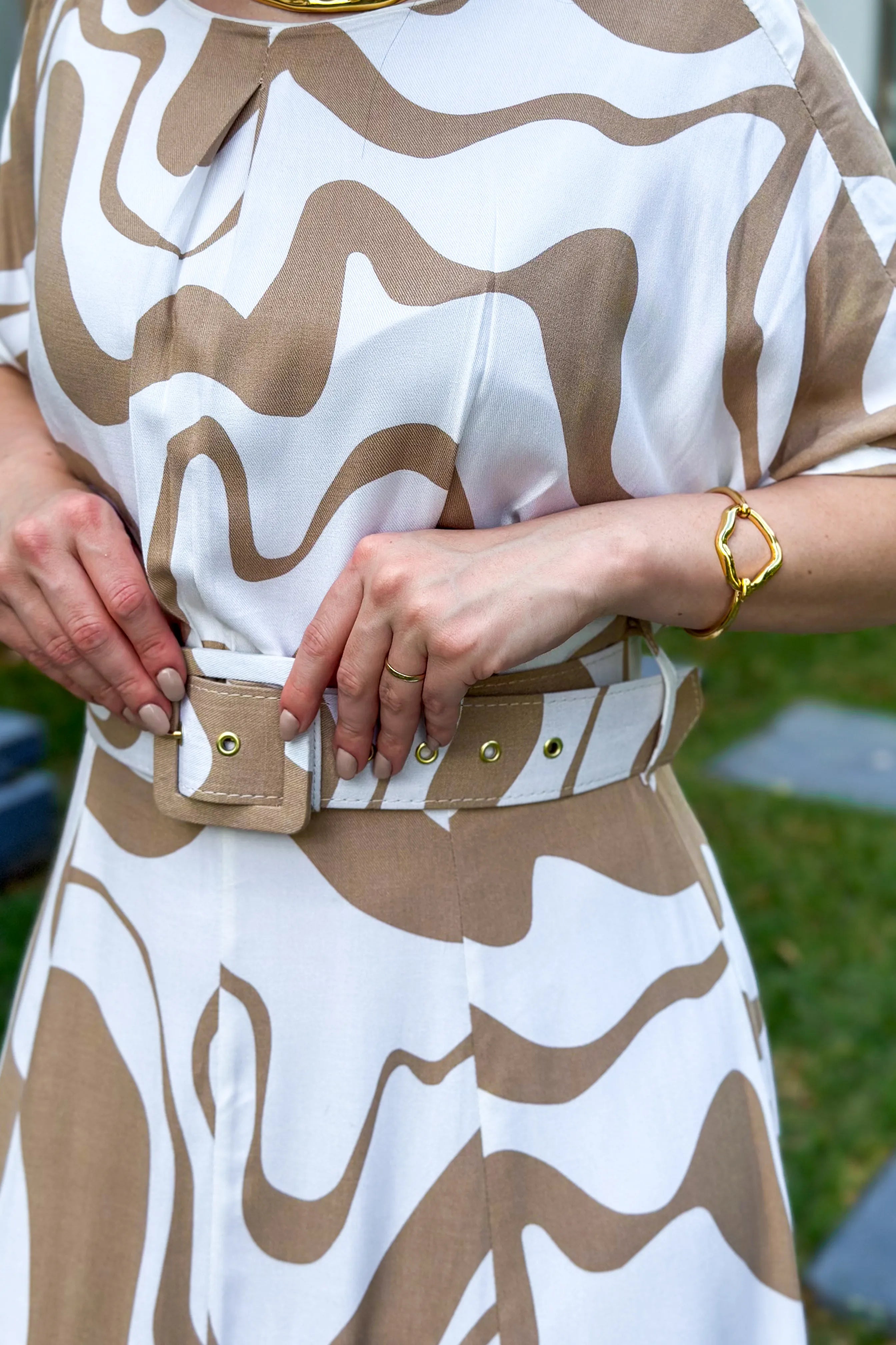 Vestido Midi Com Cinto Encapado Paola Estampado Bege