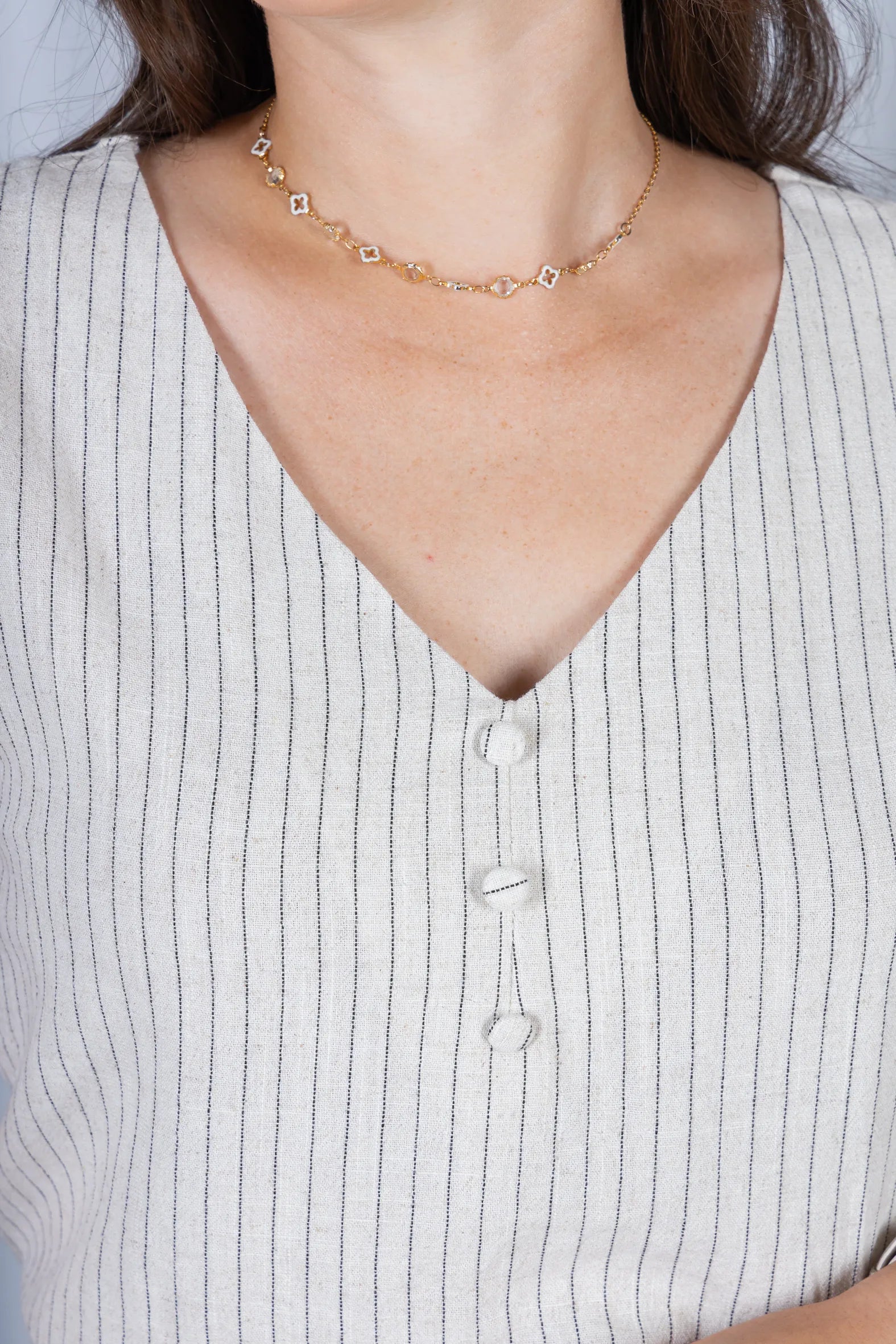 Blusa Regata em Visco-Linho Decote em "V" Detalhe em Renda Melissa Off White