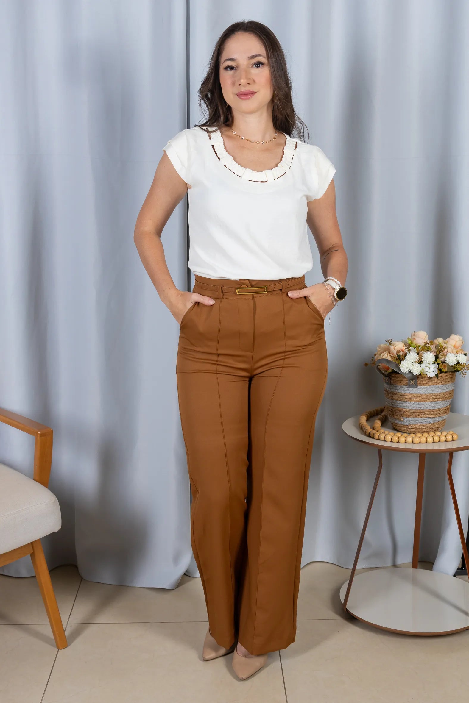 Blusa Manga Curta em Crepe Soft Touch Detalhe Trançado no Colo Aurora Off White