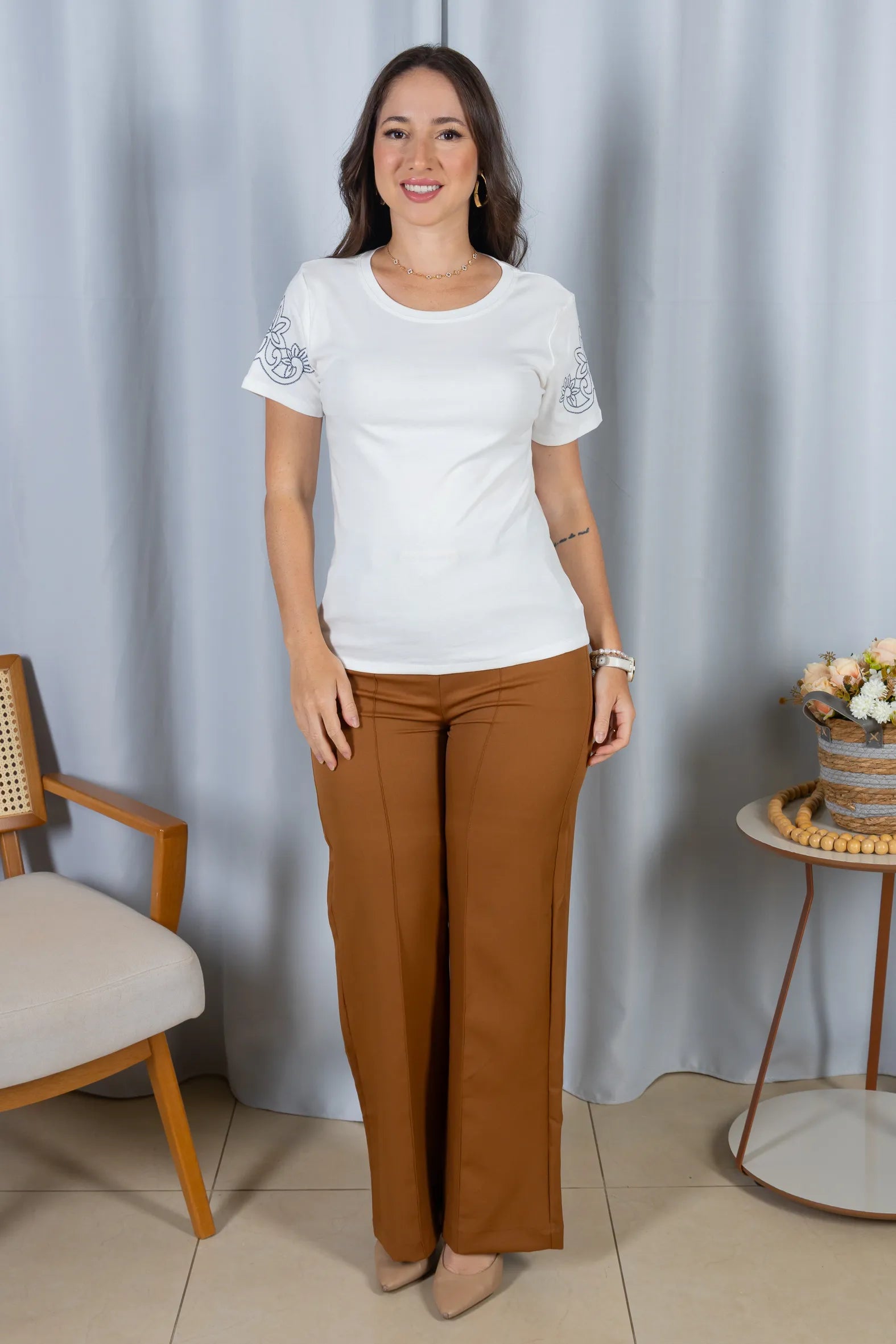 Blusa Manga Curta com Detalhes Bordados  Cotton Lycra Milena Off White